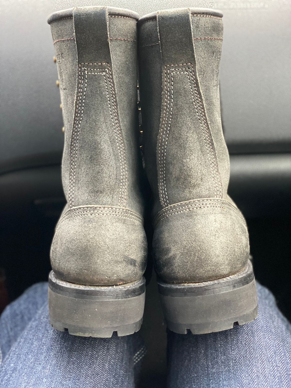 Photo by chrisx on October 4, 2023 of the Viberg Rigger in Unknown Leather.