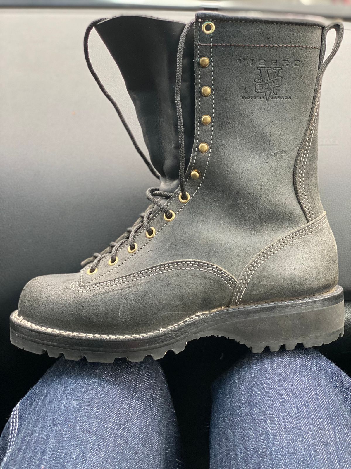 Photo by chrisx on October 4, 2023 of the Viberg Rigger in Unknown Leather.