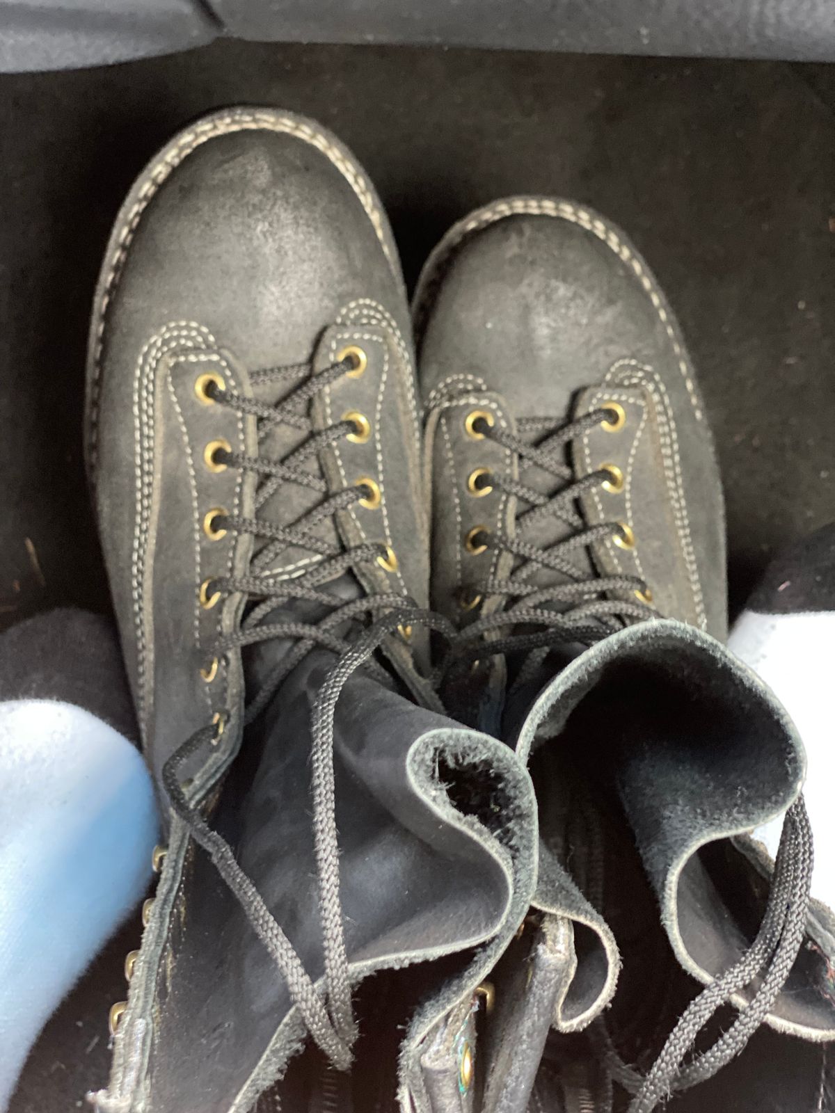 Photo by chrisx on October 4, 2023 of the Viberg Rigger in Unknown Leather.