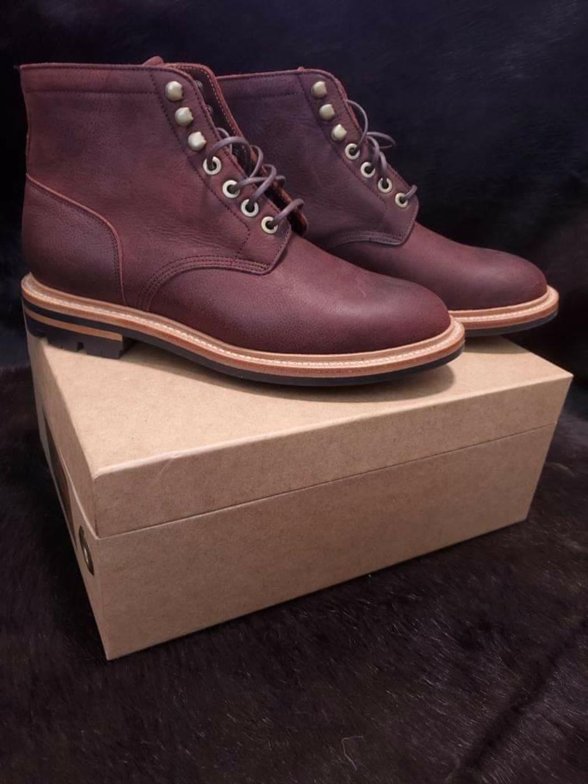 Photo by pablito on October 6, 2022 of the Grant Stone Brass Boot in C.F. Stead Dark Burgundy Classic Kudu.