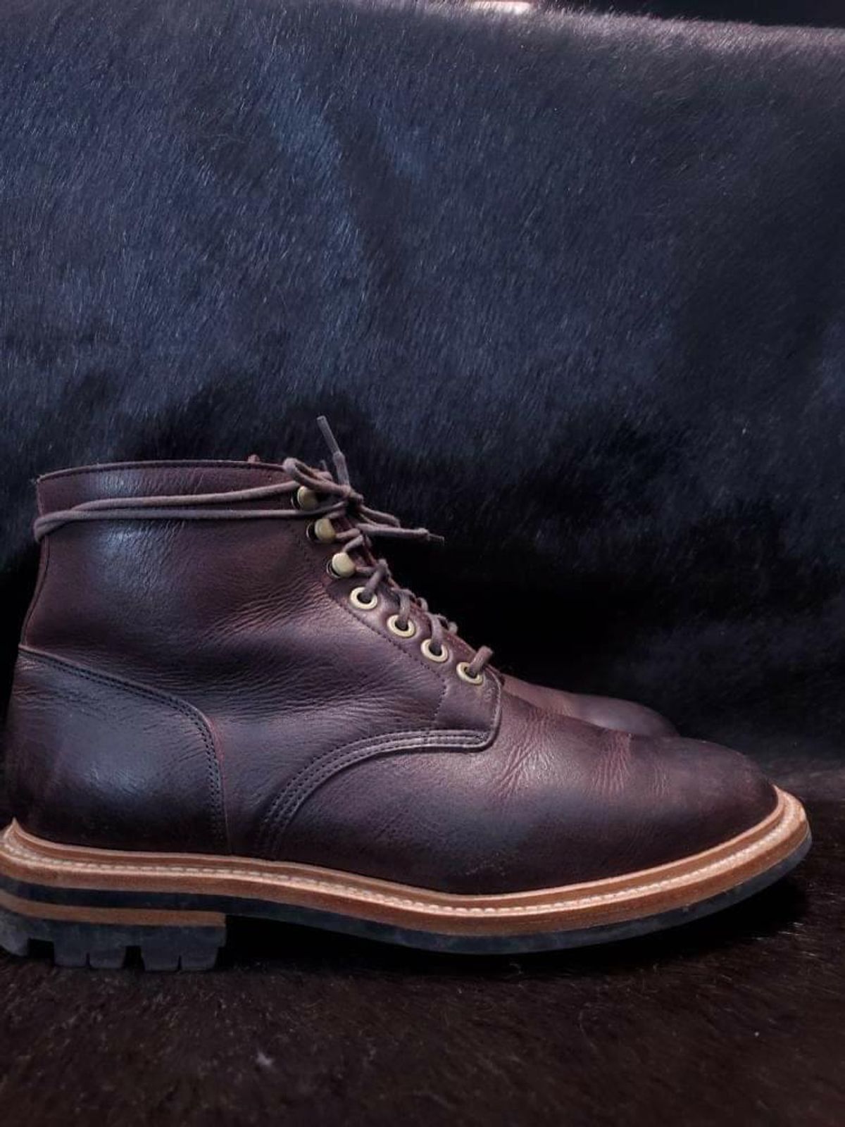 Photo by pablito on November 9, 2022 of the Grant Stone Brass Boot in C.F. Stead Dark Burgundy Classic Kudu.