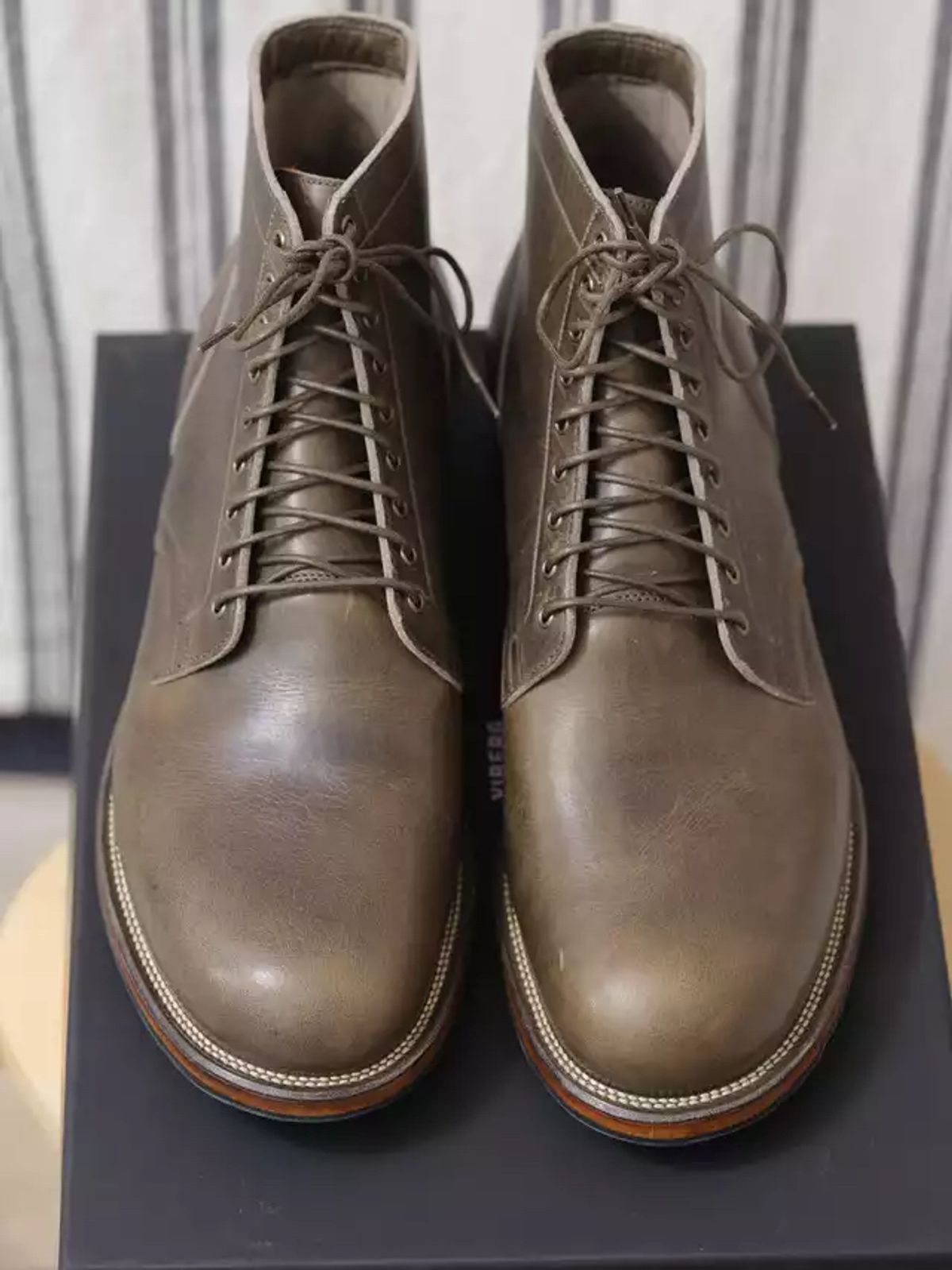 Photo by selvedge_and_welted on February 27, 2024 of the Viberg Service Boot in C.F. Stead Classic Grey Oiled Culatta.