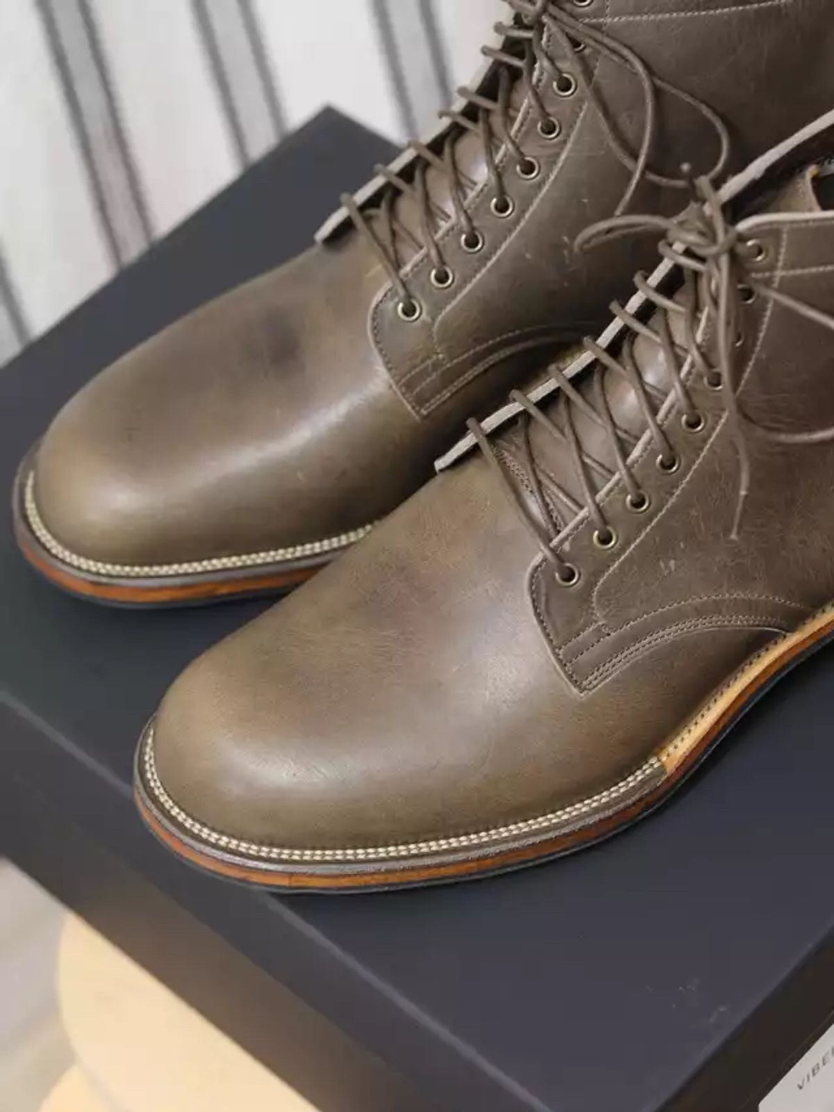 Photo by selvedge_and_welted on February 27, 2024 of the Viberg Service Boot in C.F. Stead Classic Grey Oiled Culatta.