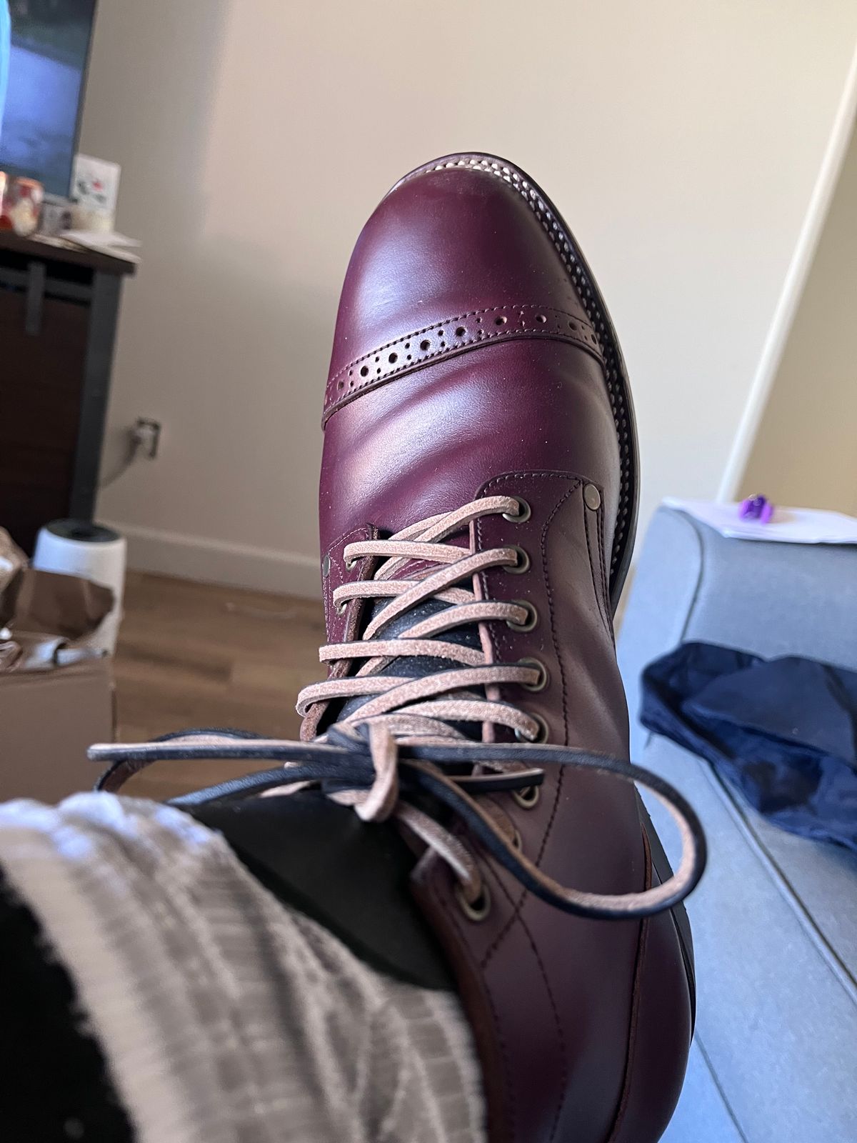 Photo by selvedge_and_welted on October 4, 2022 of the NF Bootmaker Type I in Horween Bordeaux Workshoe Butt.