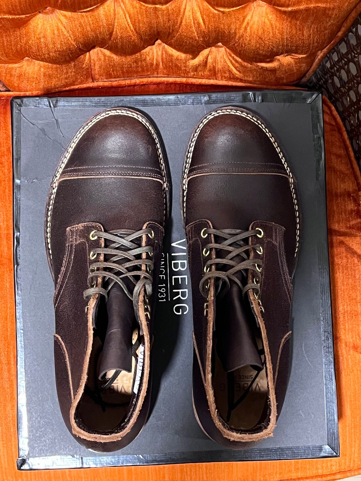 Photo by selvedge_and_welted on October 1, 2023 of the Viberg Service Boot in Horween Brown Waxed Flesh.