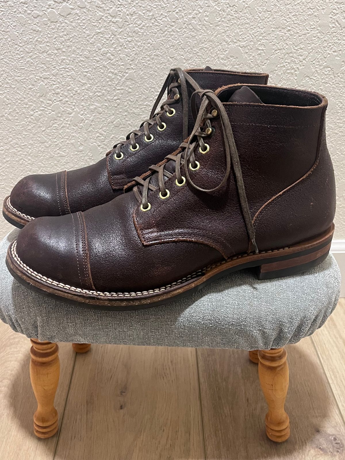 Photo by selvedge_and_welted on December 3, 2023 of the Viberg Service Boot in Horween Brown Waxed Flesh.