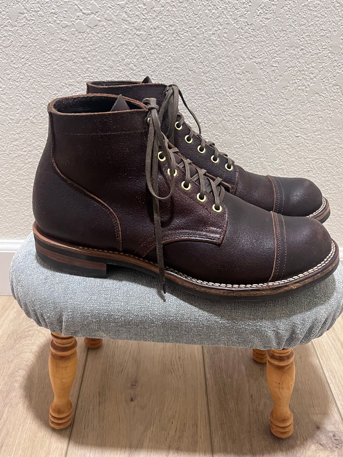 Photo by selvedge_and_welted on December 3, 2023 of the Viberg Service Boot in Horween Brown Waxed Flesh.