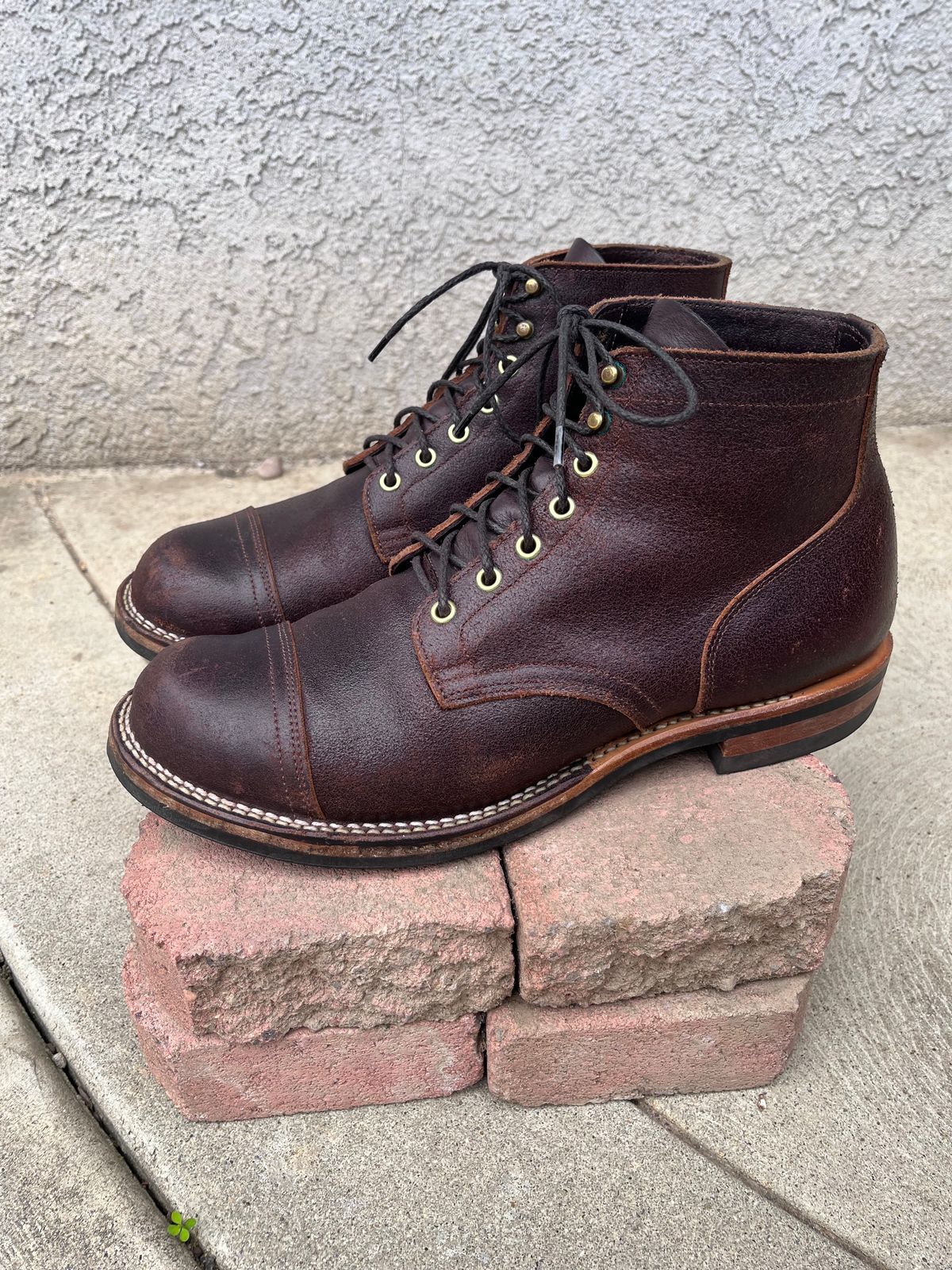 Photo by selvedge_and_welted on January 1, 2024 of the Viberg Service Boot in Horween Brown Waxed Flesh.