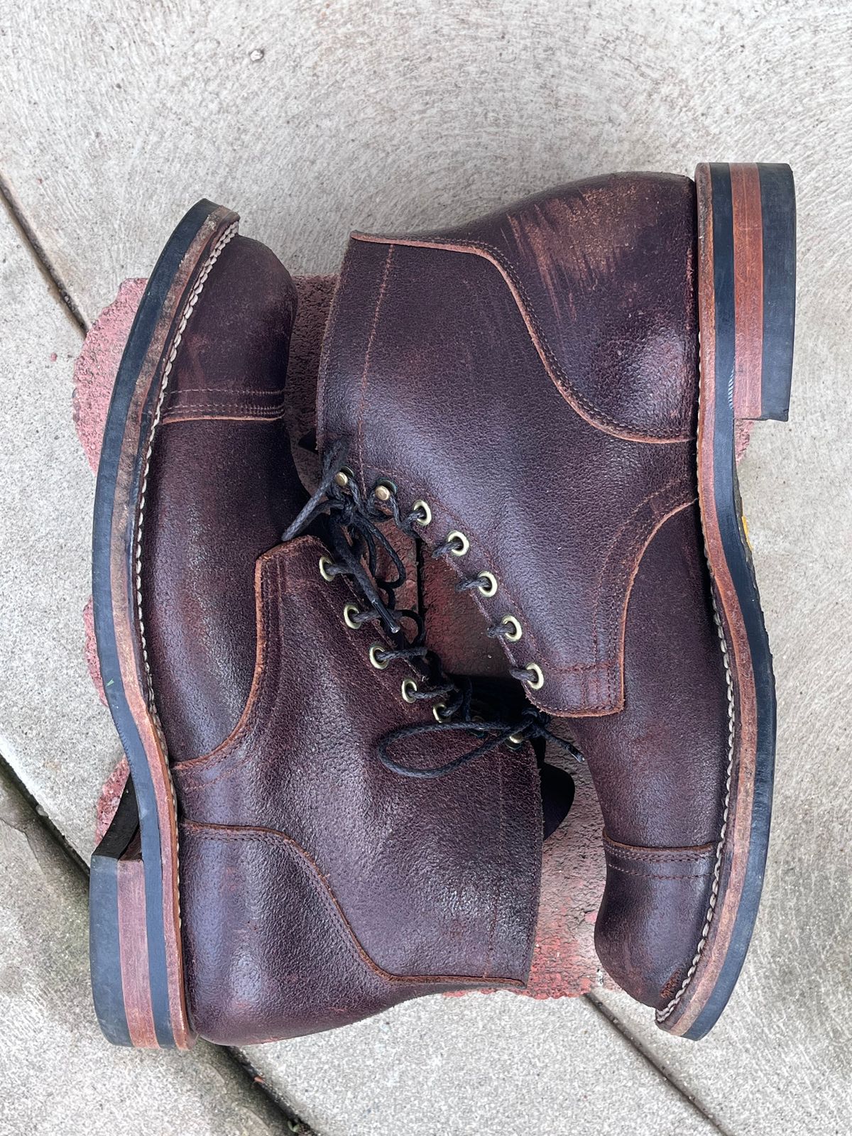 Photo by selvedge_and_welted on February 1, 2024 of the Viberg Service Boot in Horween Brown Waxed Flesh.