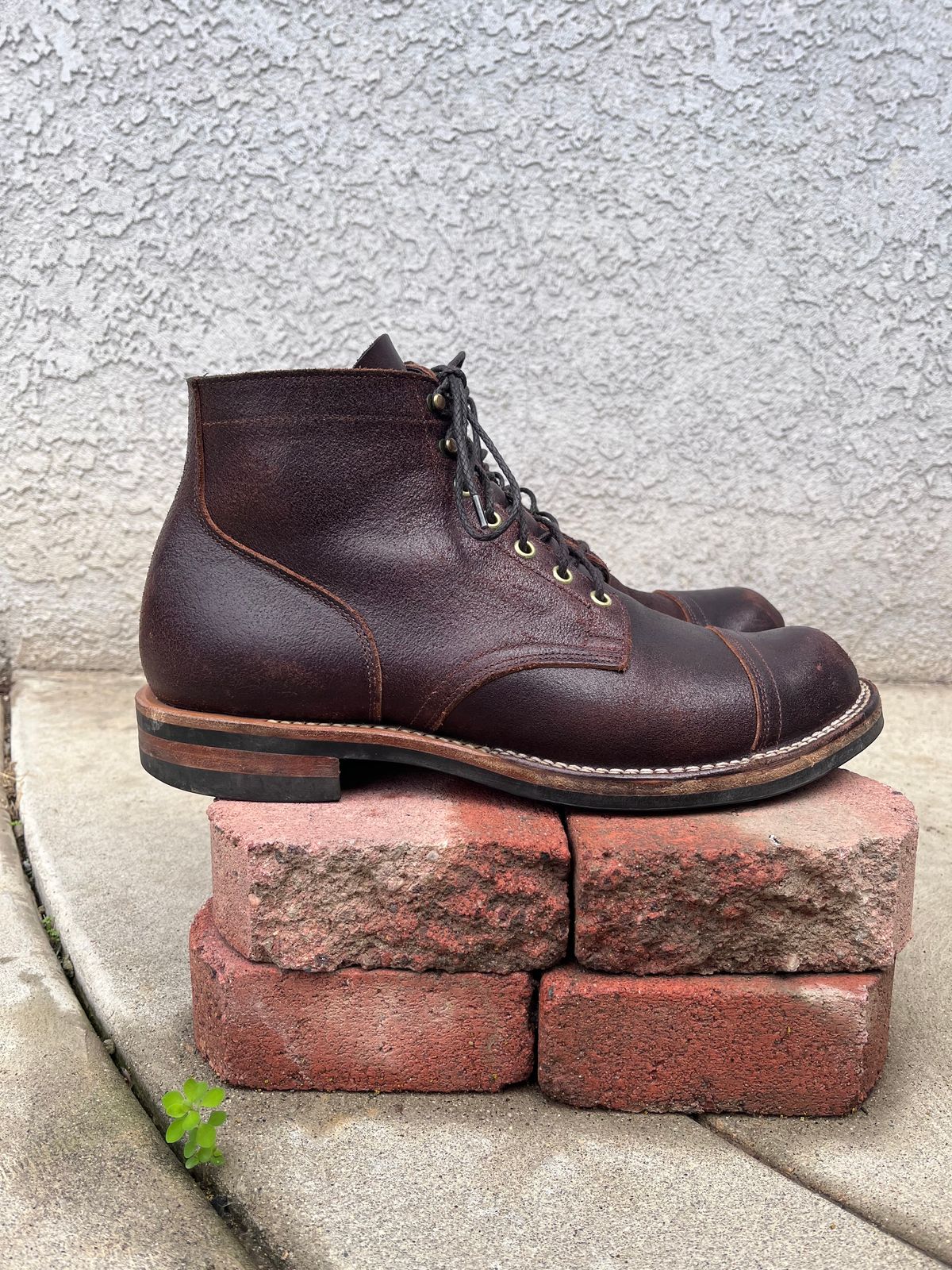 Photo by selvedge_and_welted on February 1, 2024 of the Viberg Service Boot in Horween Brown Waxed Flesh.