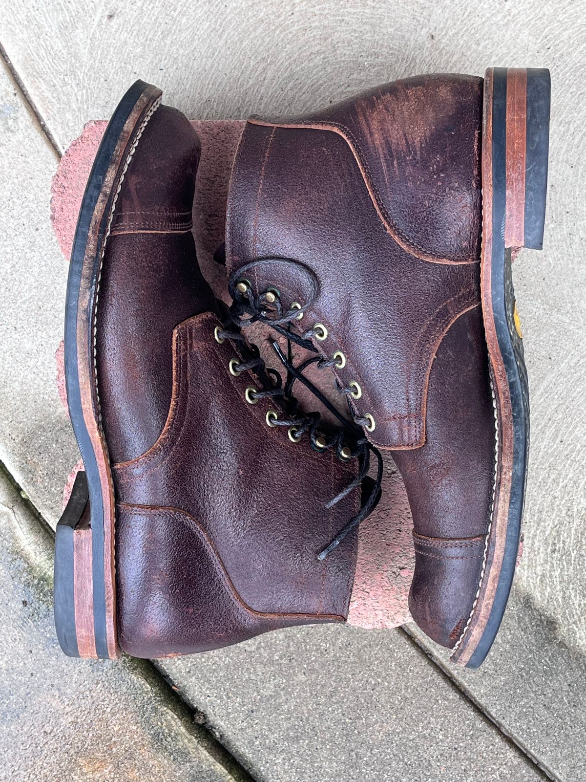 Photo by selvedge_and_welted on March 1, 2024 of the Viberg Service Boot in Horween Brown Waxed Flesh.