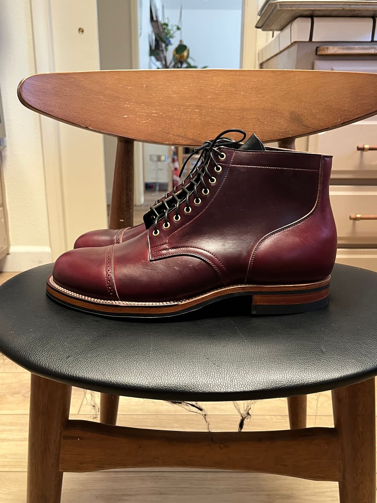 Photo by selvedge_and_welted on August 25, 2025 of the Viberg Service Boot BCT in Horween Color 8 Chromexcel & Horween Black Chromexcel.