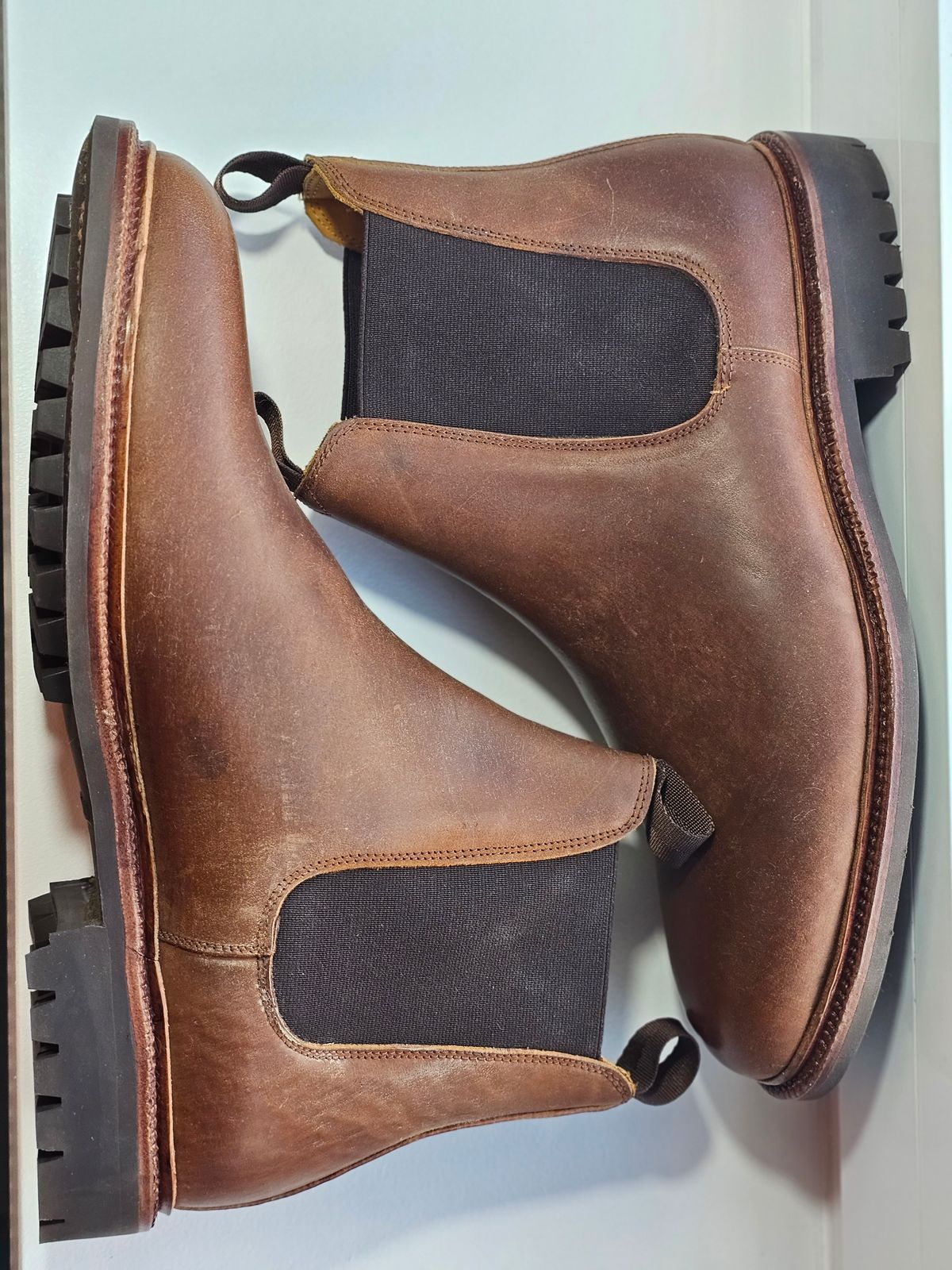 Photo by crunchyonion on November 4, 2023 of the Meermin Chelsea Boot in Tobacco Waxy Shell Cordovan.