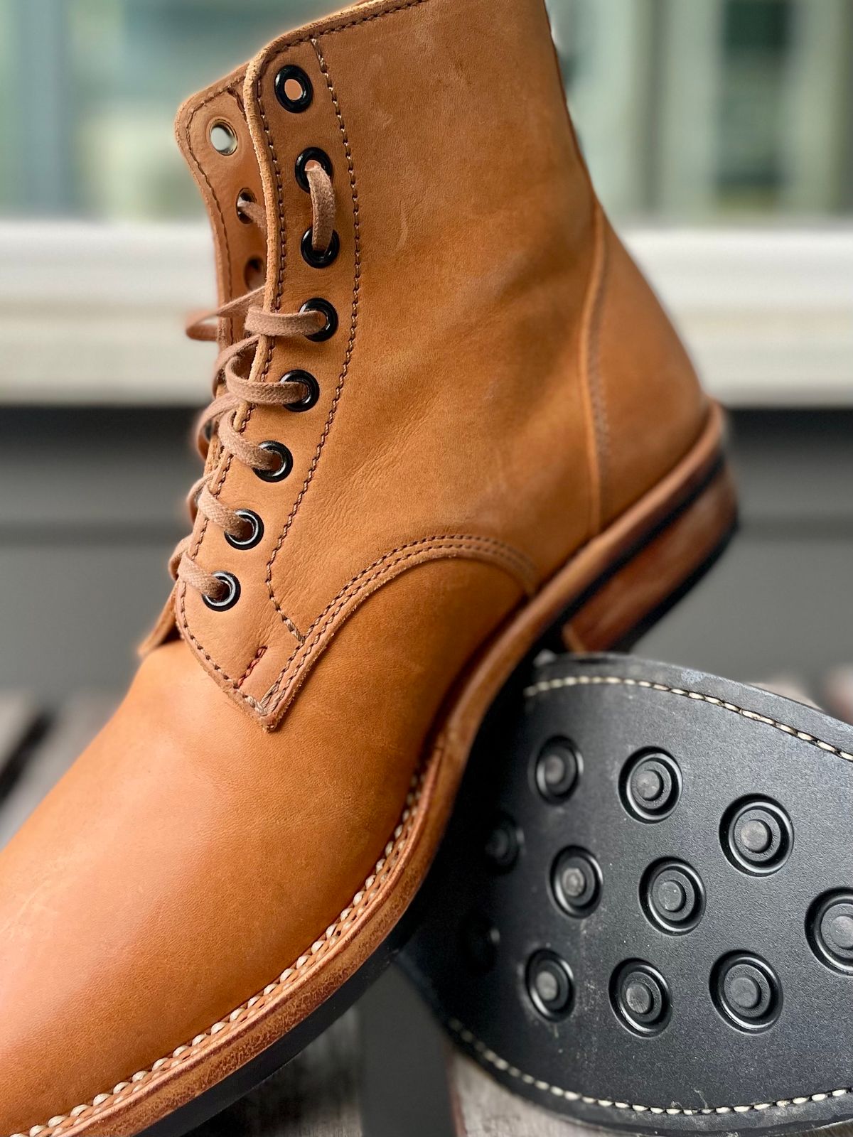 Photo by weltedware on October 3, 2023 of the Kustom Kraft Boondocker Boot in Tannery Kobel Veg-Tanned Leather.