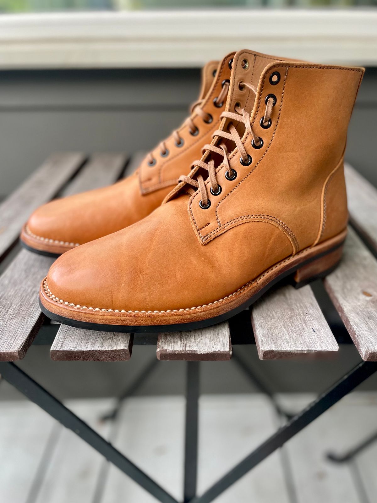 Photo by weltedware on October 3, 2023 of the Kustom Kraft Boondocker Boot in Tannery Kobel Veg-Tanned Leather.