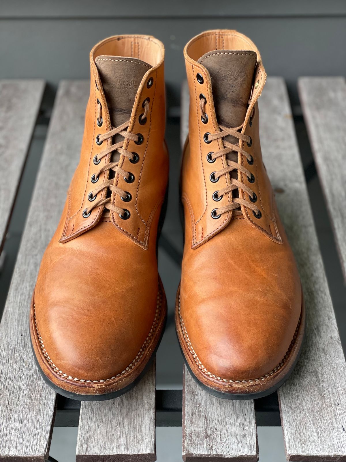 Photo by weltedware on November 3, 2023 of the Kustom Kraft Boondocker Boot in Tannery Kobel Veg-Tanned Leather.