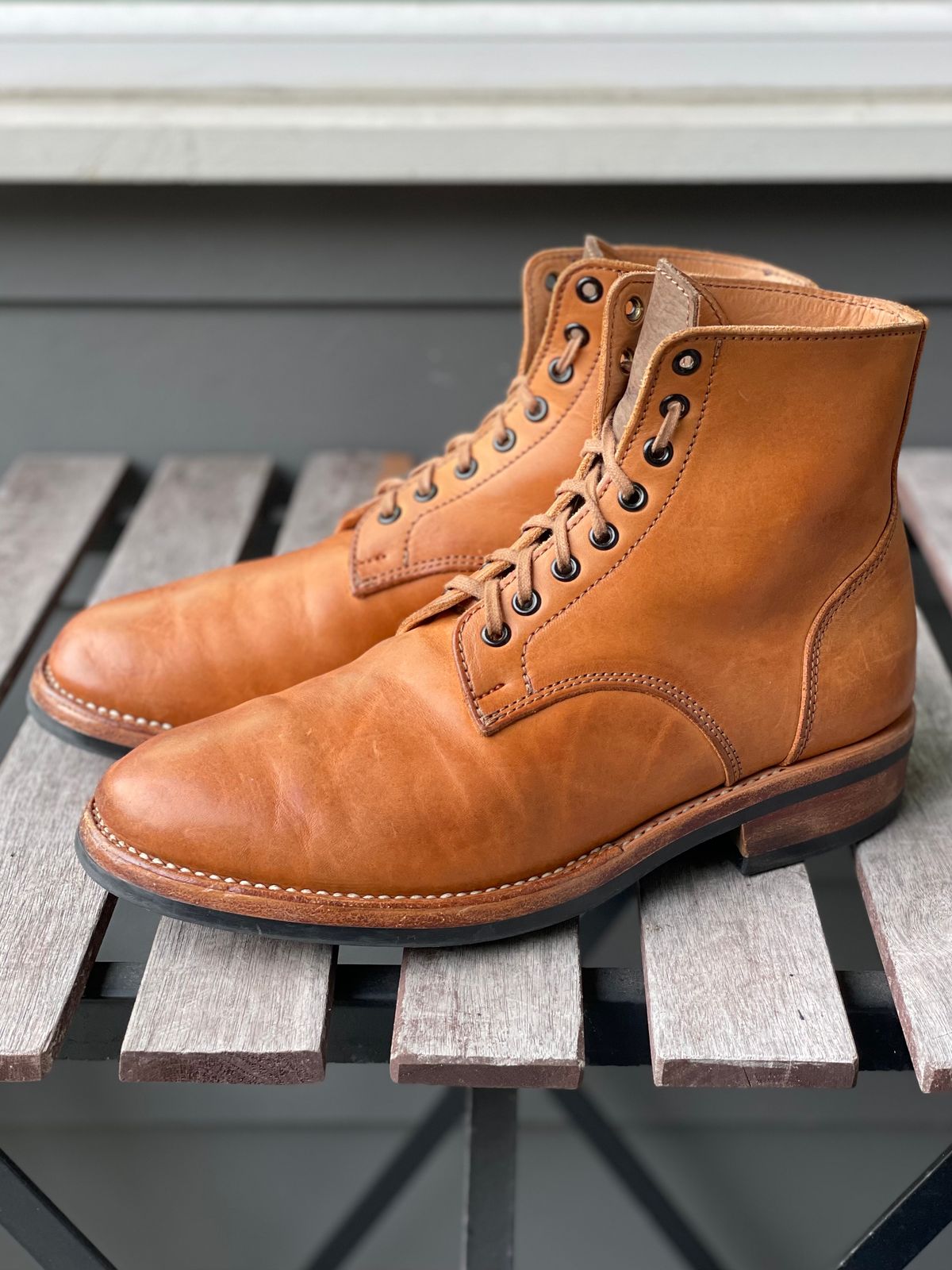 Photo by weltedware on November 3, 2023 of the Kustom Kraft Boondocker Boot in Tannery Kobel Veg-Tanned Leather.