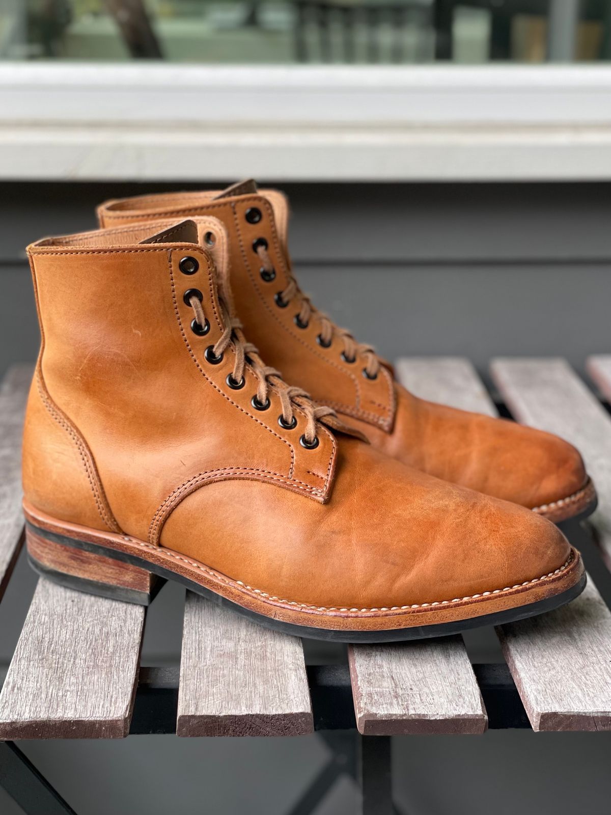 Photo by weltedware on November 3, 2023 of the Kustom Kraft Boondocker Boot in Tannery Kobel Veg-Tanned Leather.