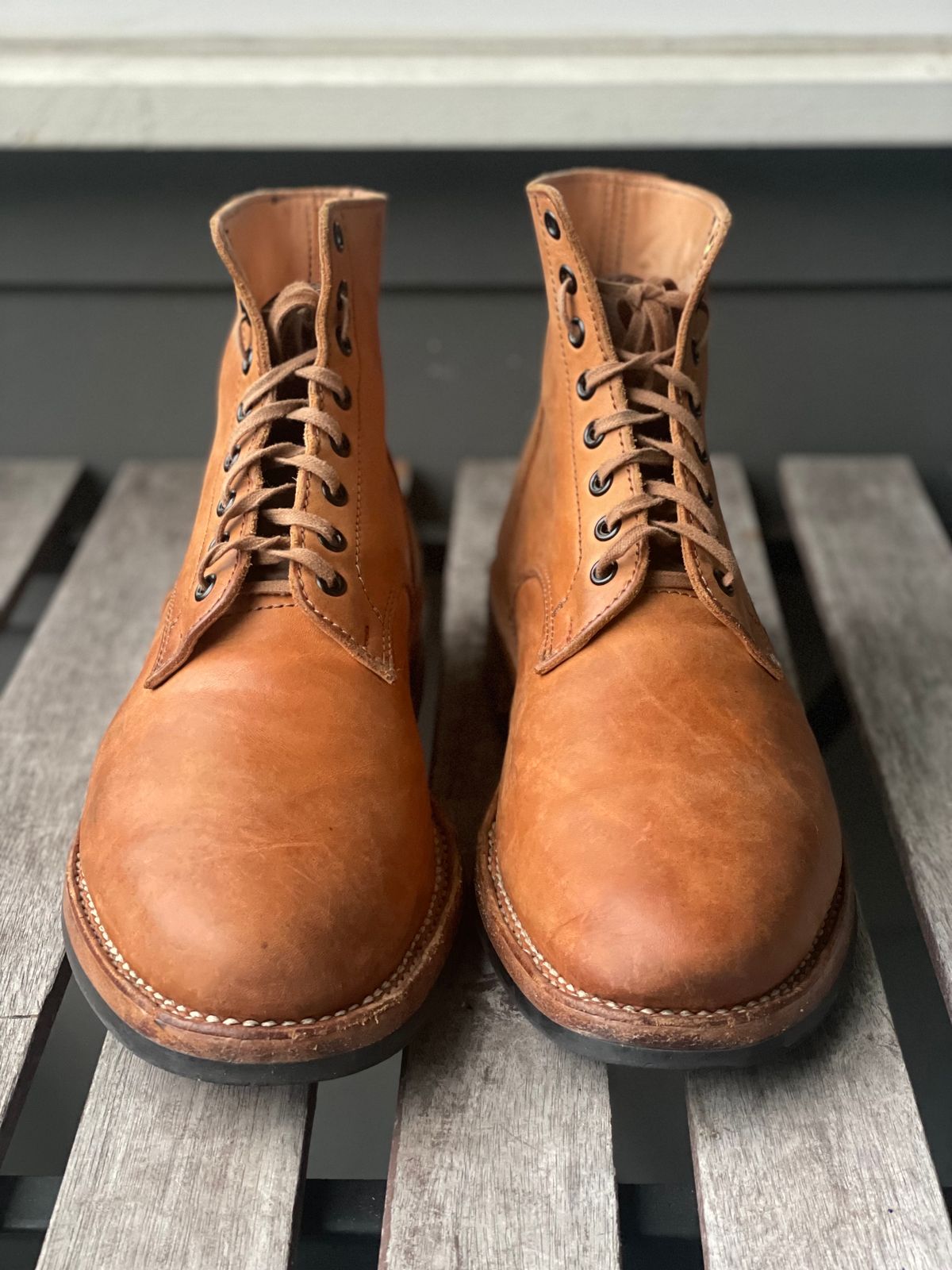 Photo by weltedware on December 5, 2023 of the Kustom Kraft Boondocker Boot in Tannery Kobel Veg-Tanned Leather.