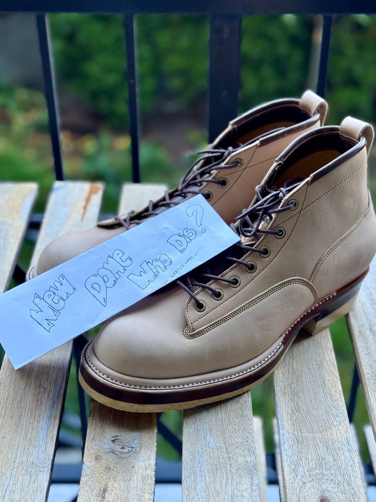 Photo by weltedware on October 6, 2025 of the Prof Barnets Luke Boots in Maryam Grigio Horsebutt.