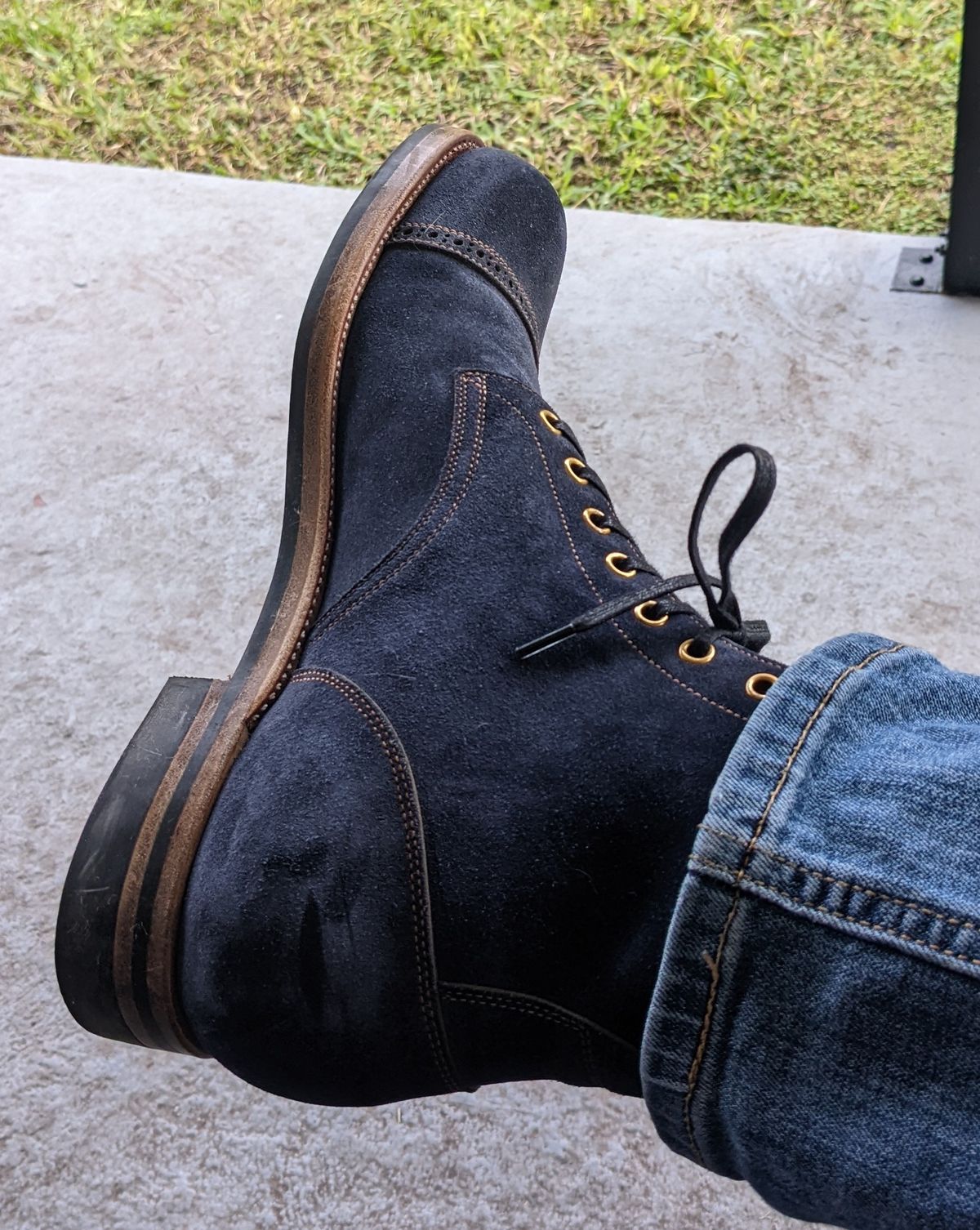 Photo by gonzalezebra on January 25, 2022 of the Iron Boots 5515 in Sciarada Navy Blue Roughout.