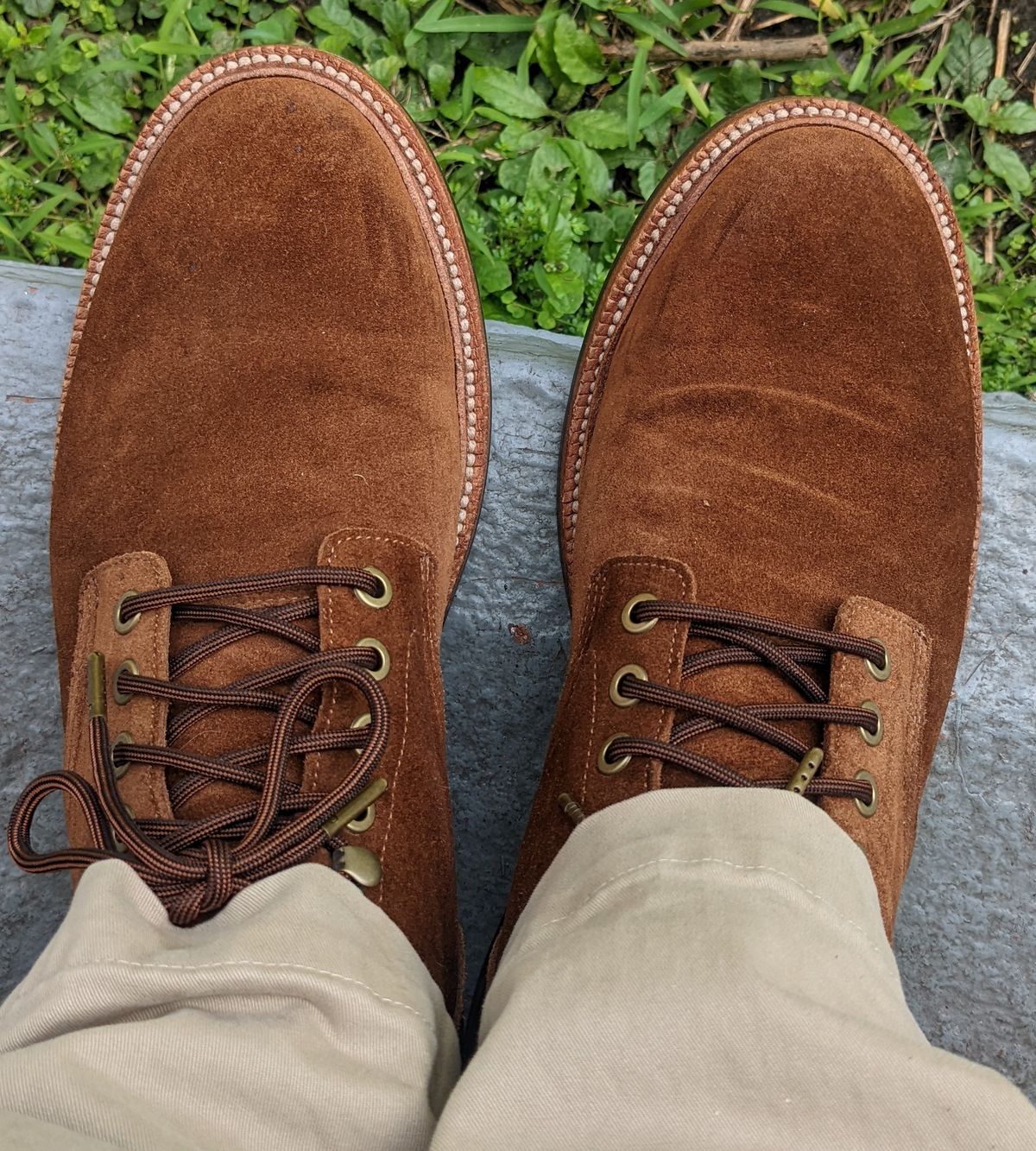 Photo by gonzalezebra on June 14, 2022 of the Grant Stone Diesel Boot in C.F. Stead Bourbon Repello Calf Suede.