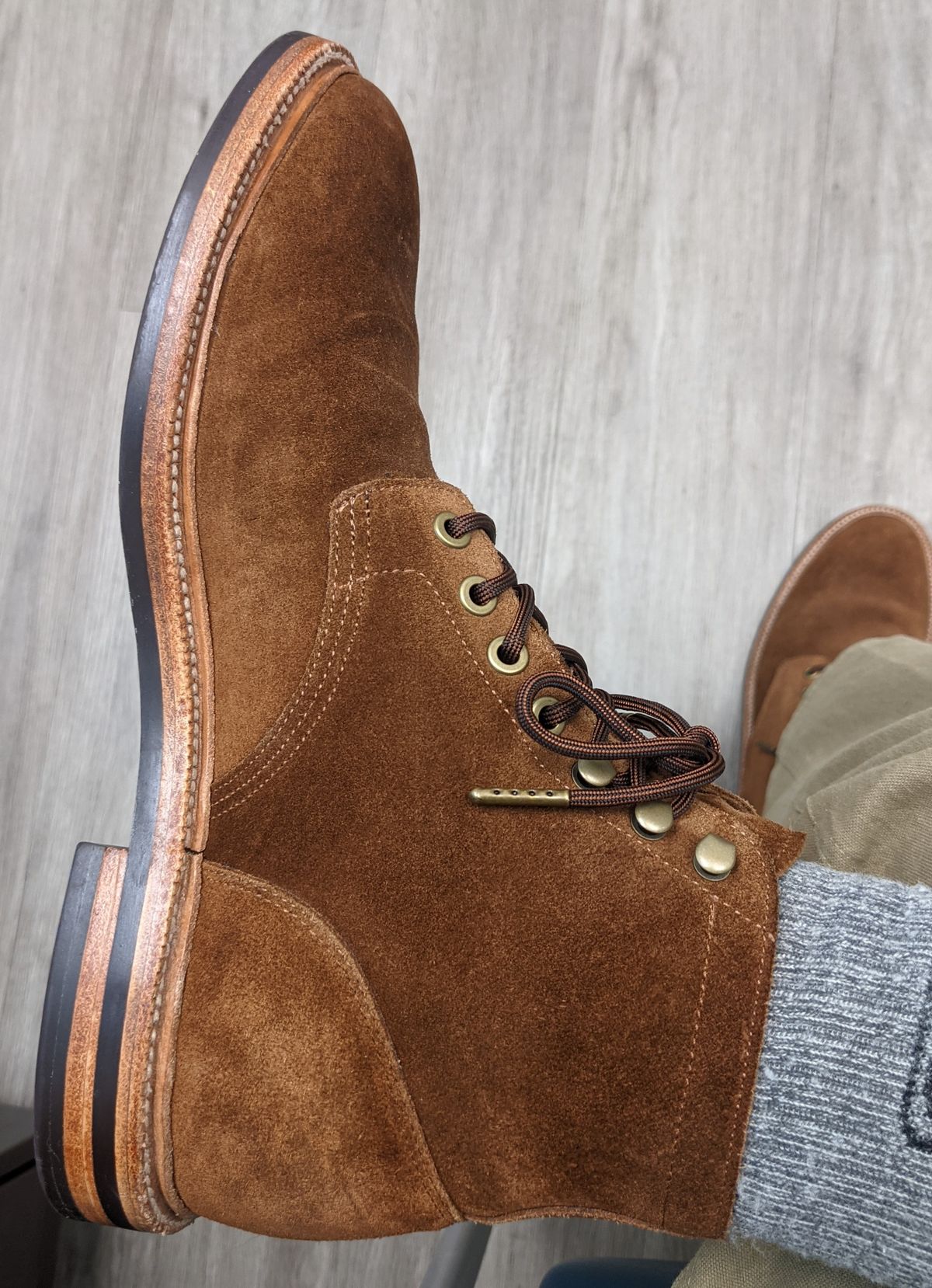 Photo by gonzalezebra on November 16, 2021 of the Grant Stone Diesel Boot in C.F. Stead Bourbon Repello Calf Suede.