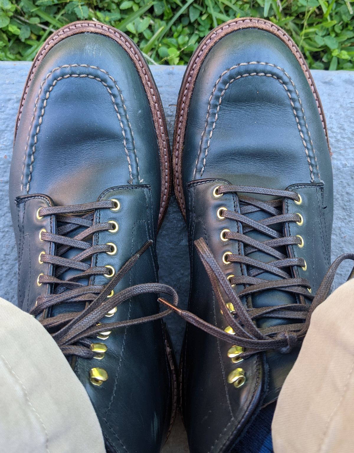 Photo by gonzalezebra on September 23, 2022 of the Alden Indy Boot in Horween Navy Chromexcel.