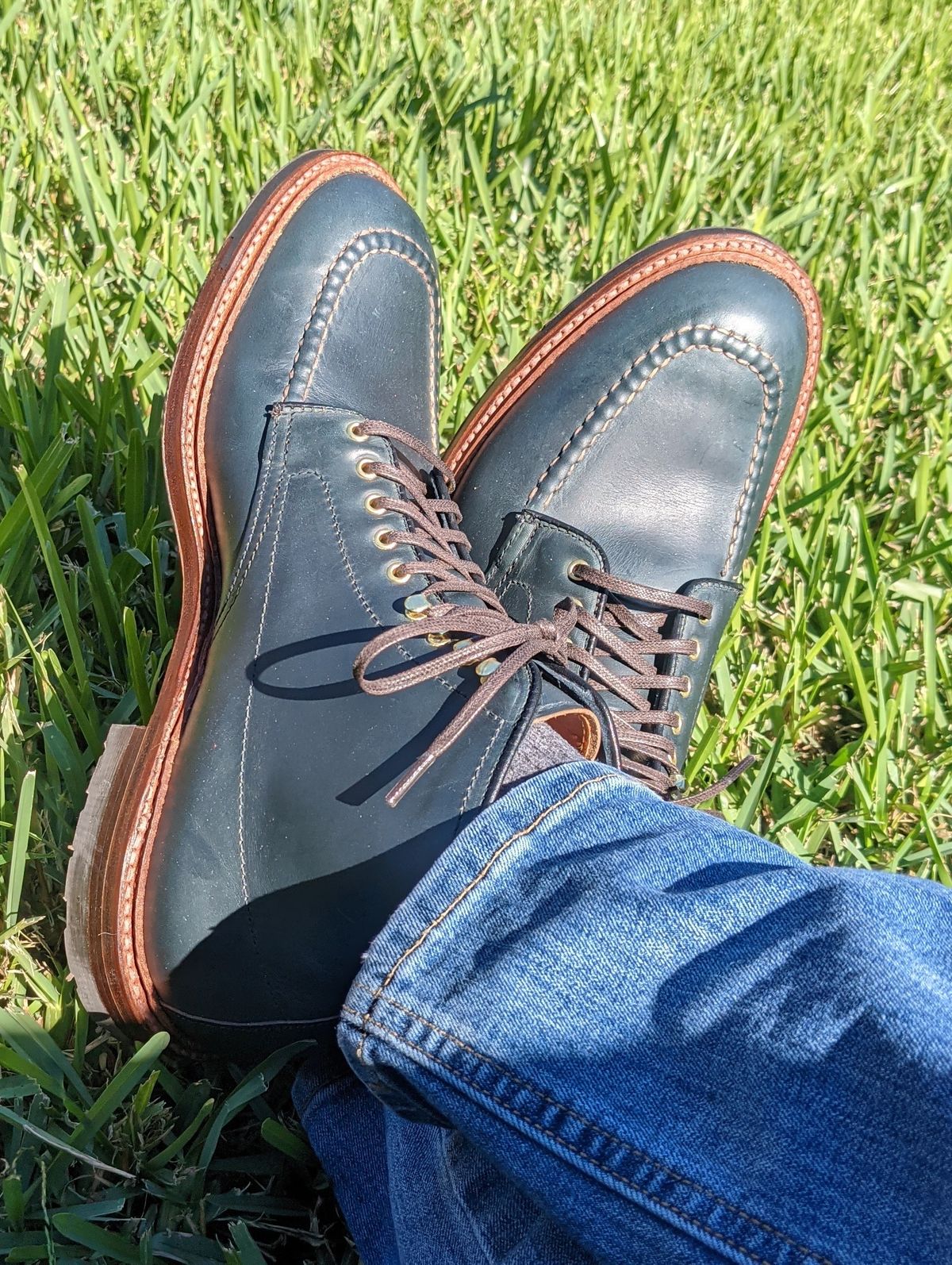 Photo by gonzalezebra on December 1, 2021 of the Alden Indy Boot in Horween Navy Chromexcel.