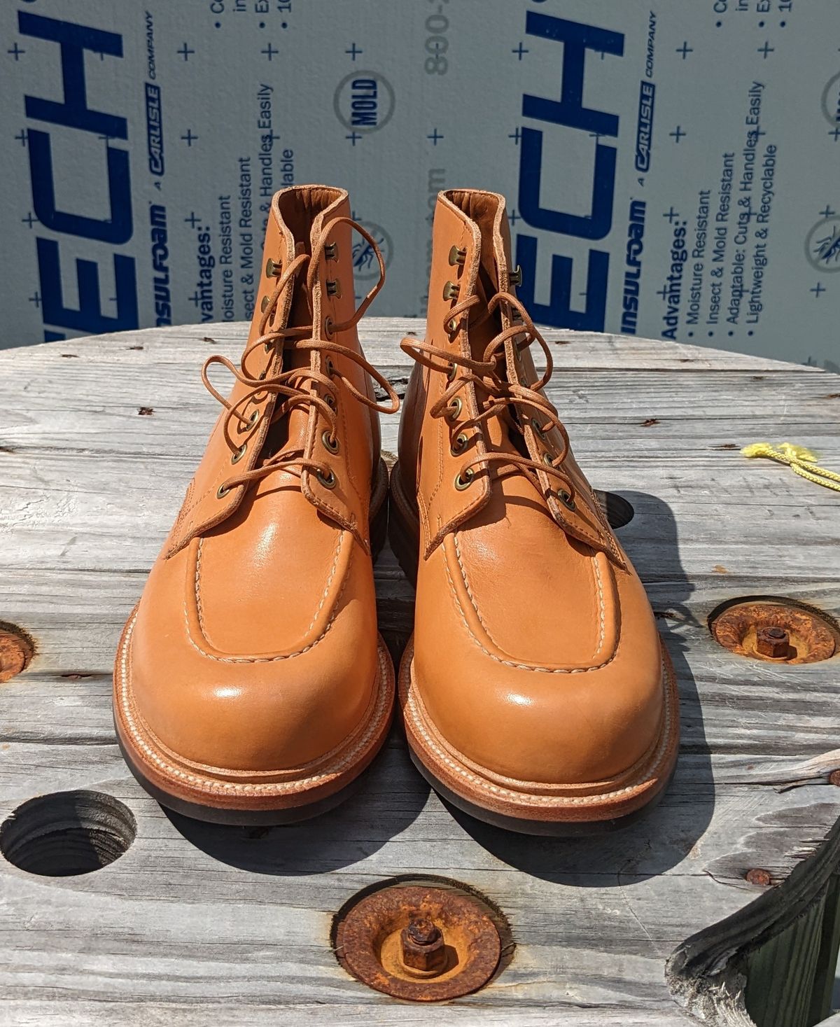 Photo by gonzalezebra on October 2, 2022 of the Grant Stone Brass Boot in Horween English Tan Essex.