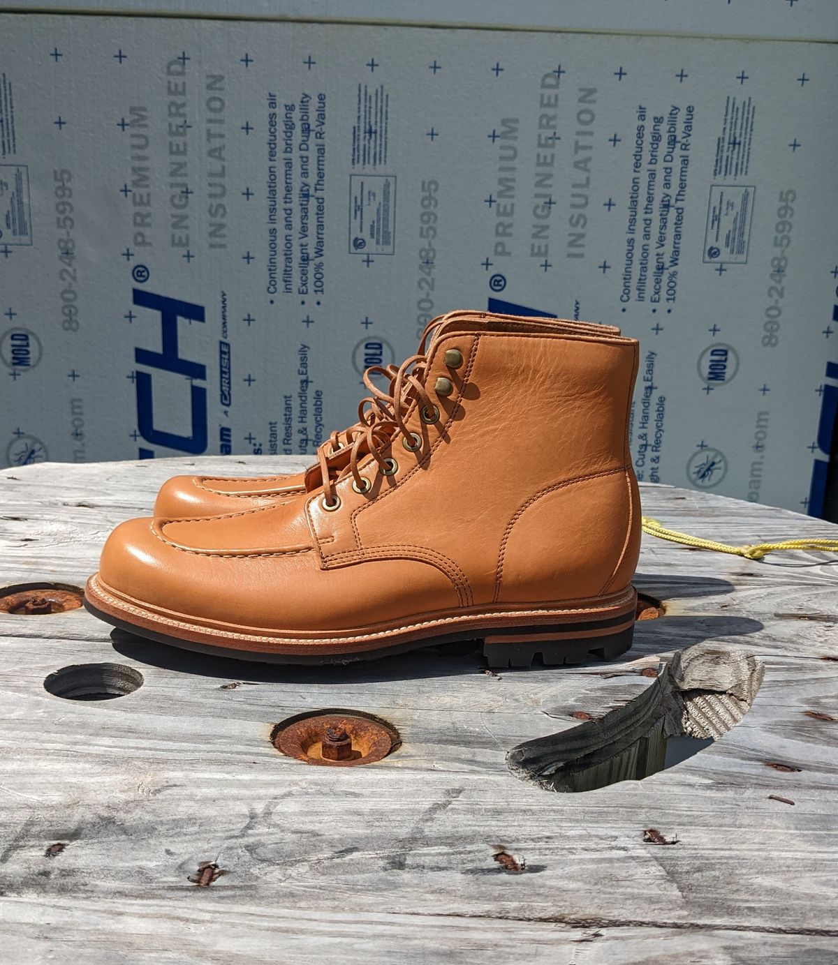 Photo by gonzalezebra on October 2, 2022 of the Grant Stone Brass Boot in Horween English Tan Essex.