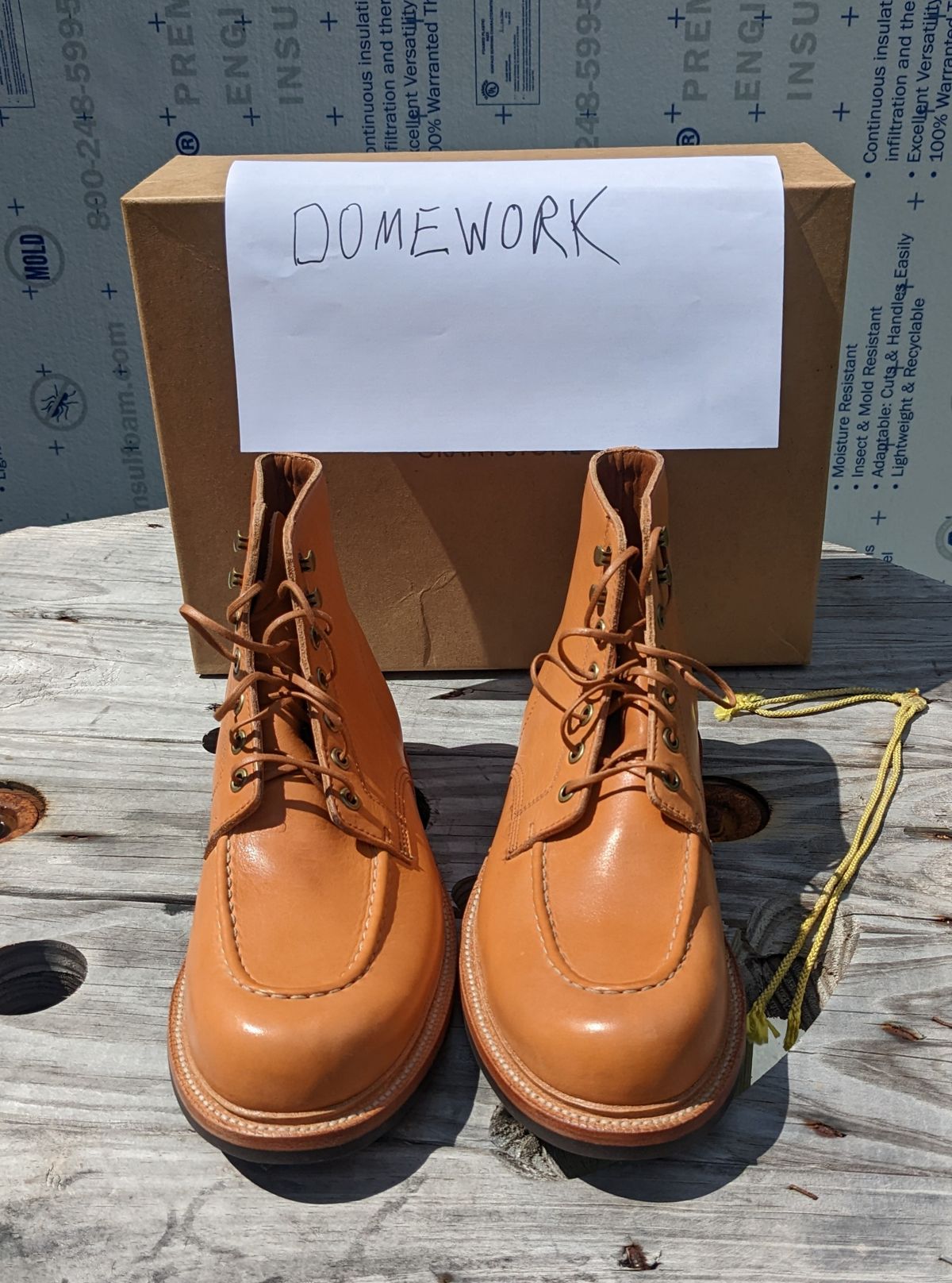 Photo by gonzalezebra on October 2, 2022 of the Grant Stone Brass Boot in Horween English Tan Essex.