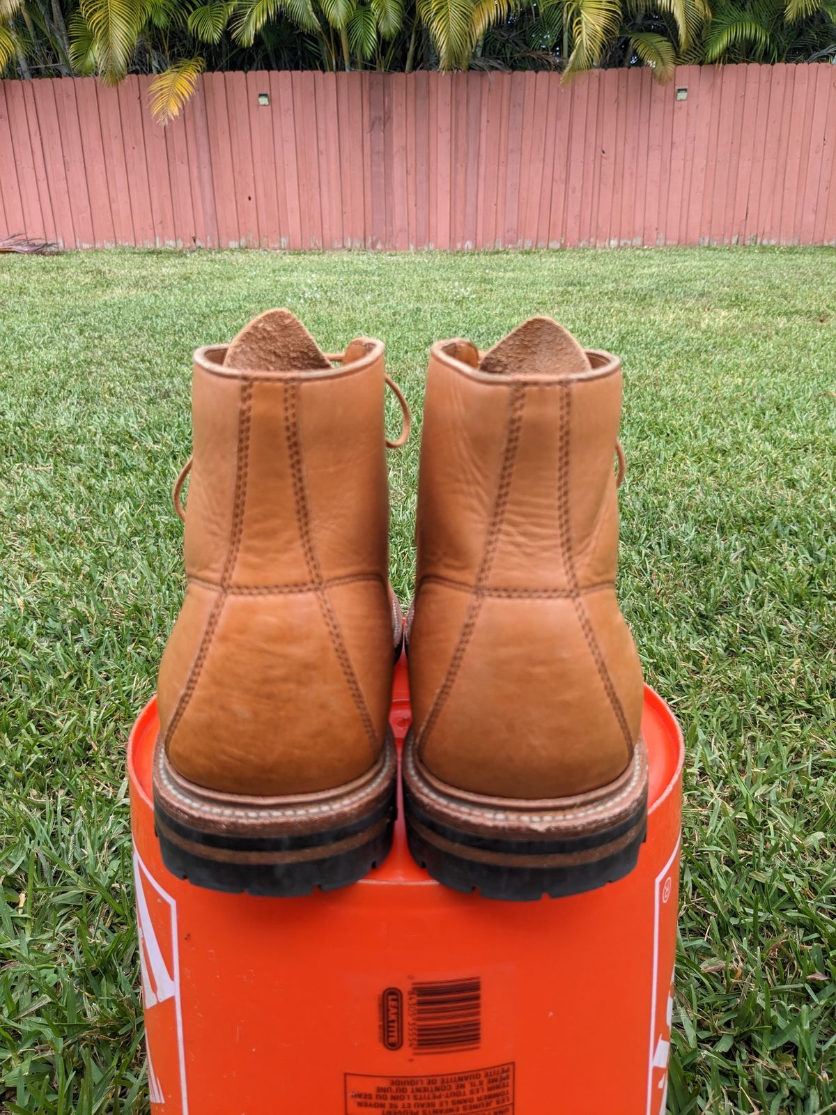 Photo by gonzalezebra on March 4, 2023 of the Grant Stone Brass Boot in Horween English Tan Essex.