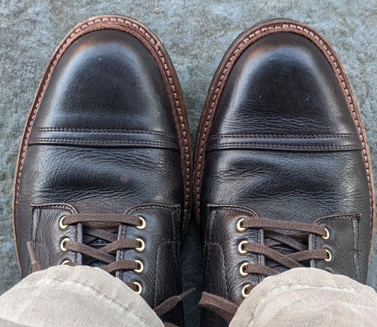 Photo by gonzalezebra on February 3, 2022 of the Alden in Horween Arabica Lux Calfskin.