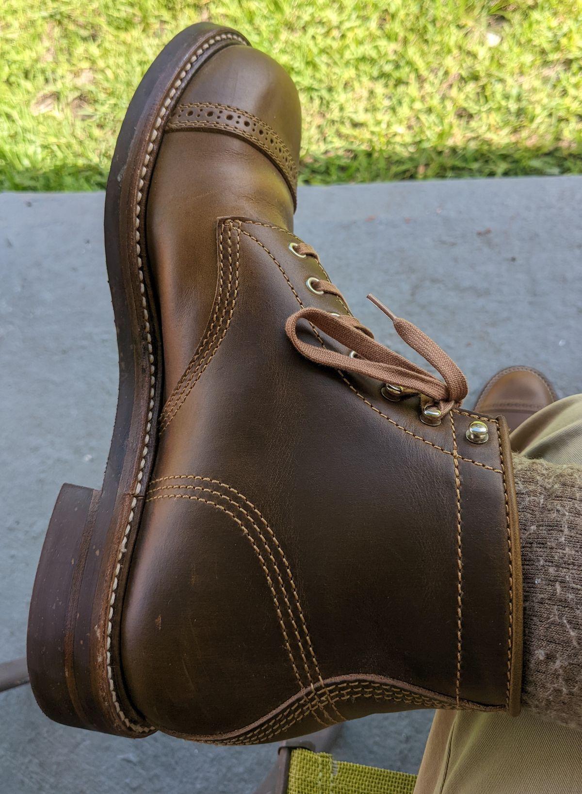 Photo by gonzalezebra on July 18, 2022 of the John Lofgren in Horween Olive Chromexcel.