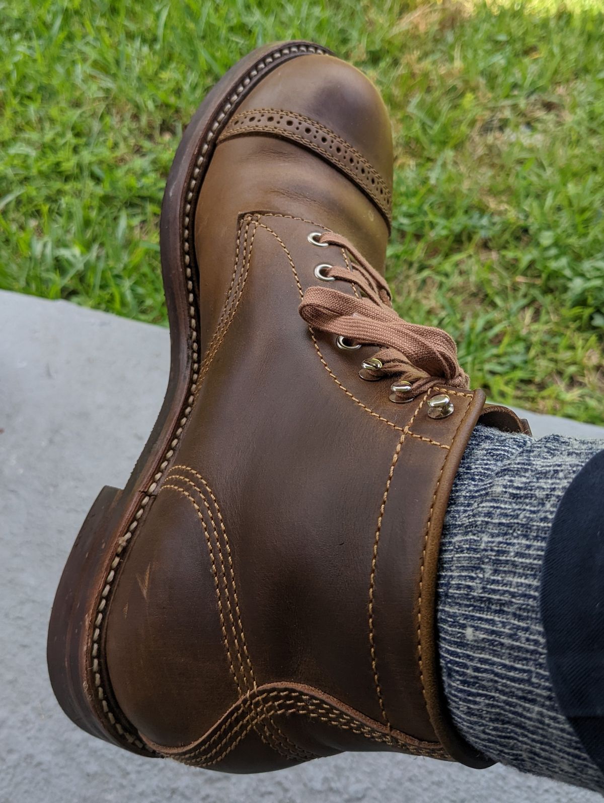 Photo by gonzalezebra on September 12, 2022 of the John Lofgren in Horween Olive Chromexcel.