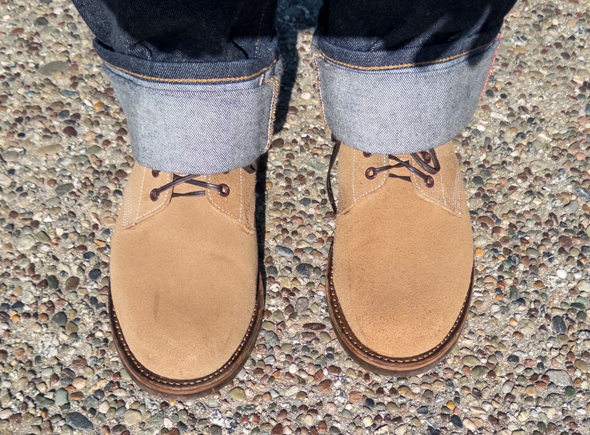 Photo by amaru_and_crow on April 13, 2025 of the Oak Street Bootmakers Field Boot in Horween Marine Field Roughout.