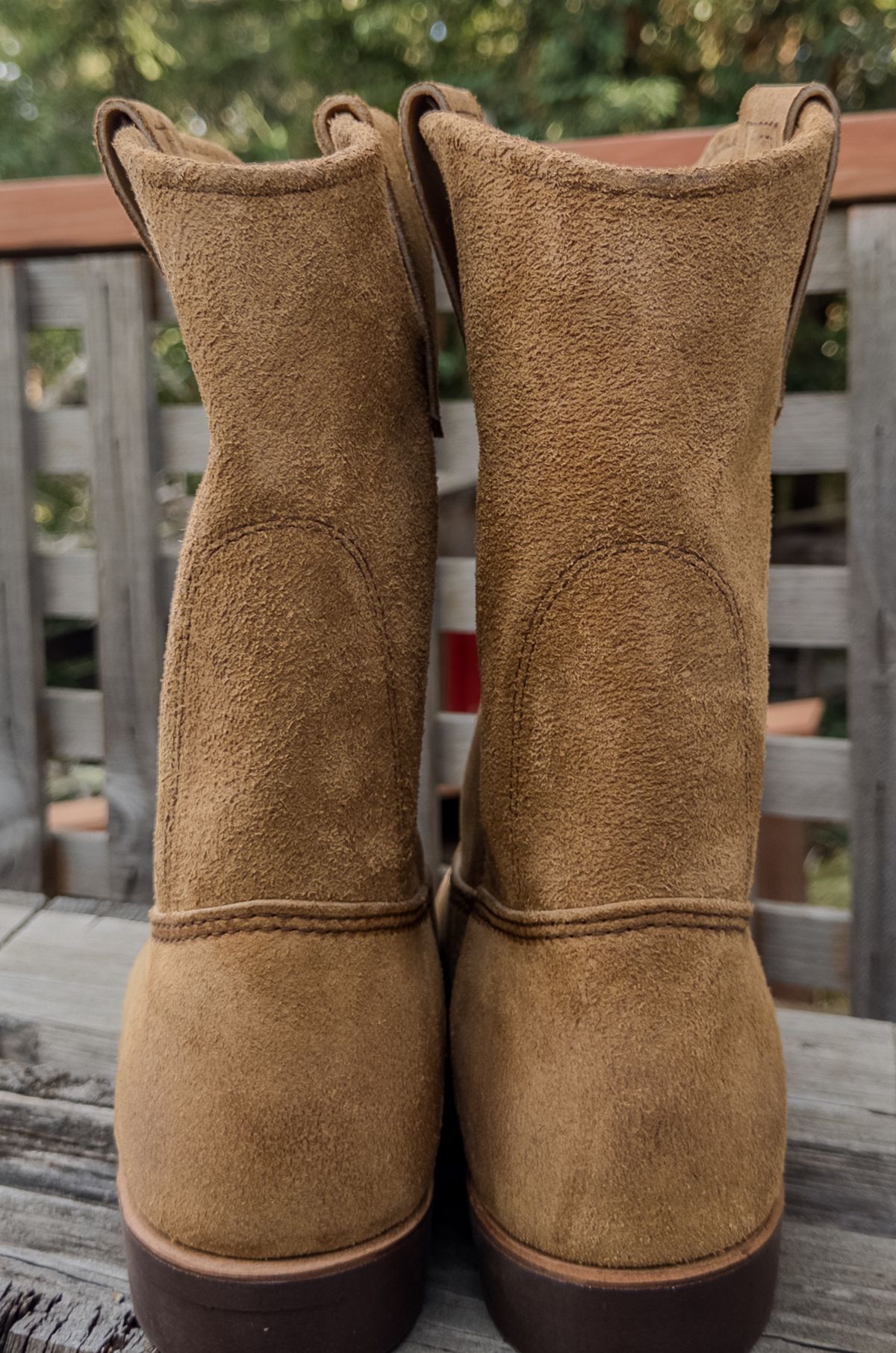 Photo by amaru_and_crow on November 4, 2025 of the Red Wing Pecos in S.B. Foot Hawthorne Muleskinner.