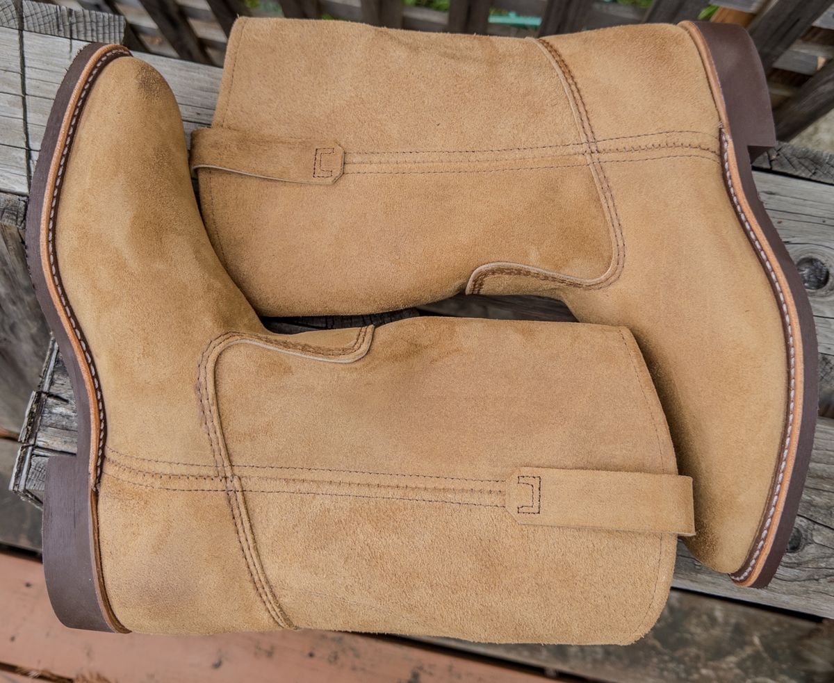 Photo by amaru_and_crow on November 4, 2025 of the Red Wing Pecos in S.B. Foot Hawthorne Muleskinner.