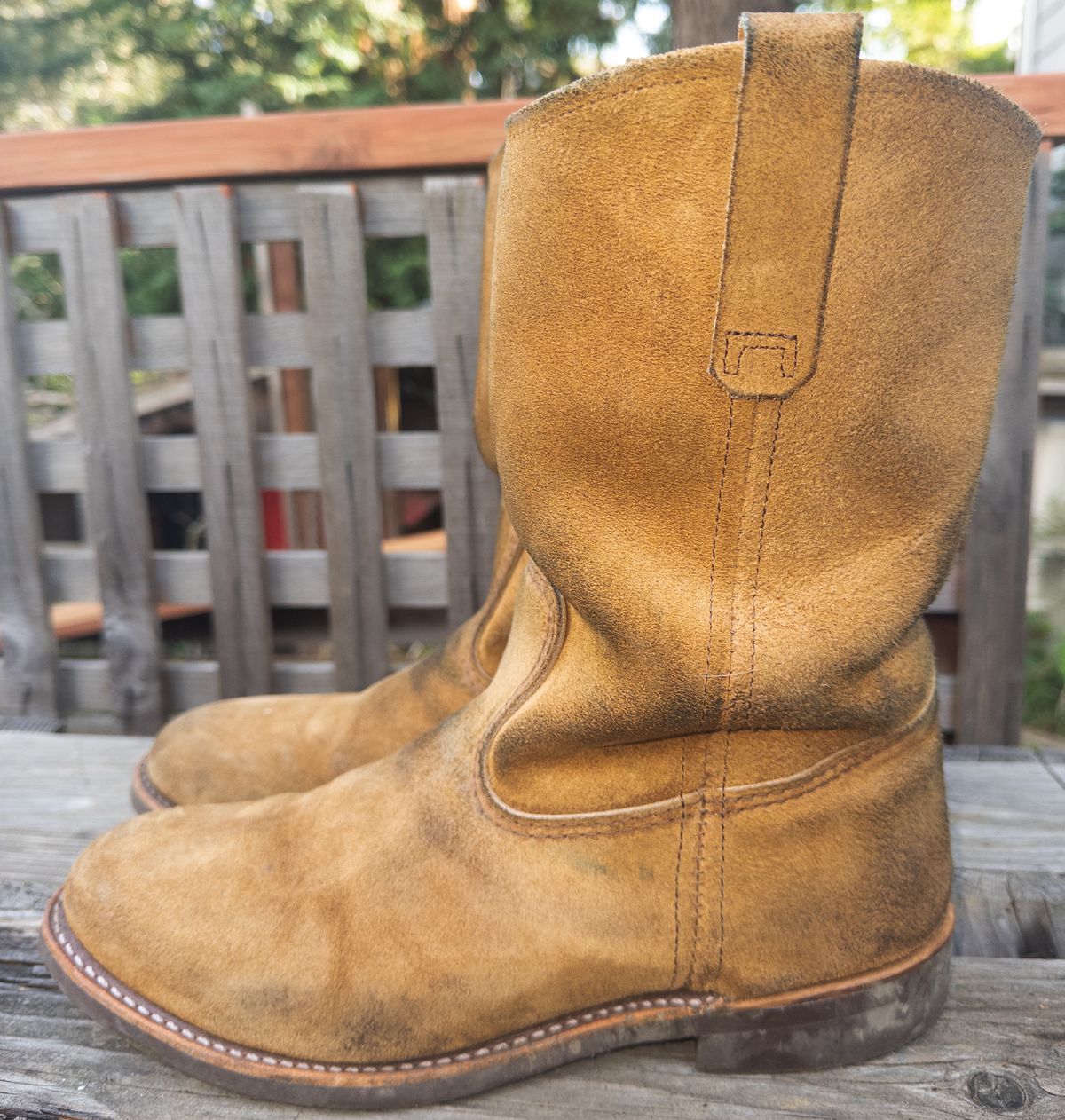 Photo by amaru_and_crow on December 1, 2025 of the Red Wing Pecos in S.B. Foot Hawthorne Muleskinner.