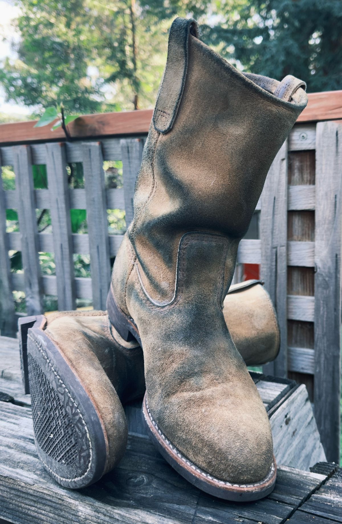 Photo by amaru_and_crow on April 2, 2026 of the Red Wing Pecos in S.B. Foot Hawthorne Muleskinner.