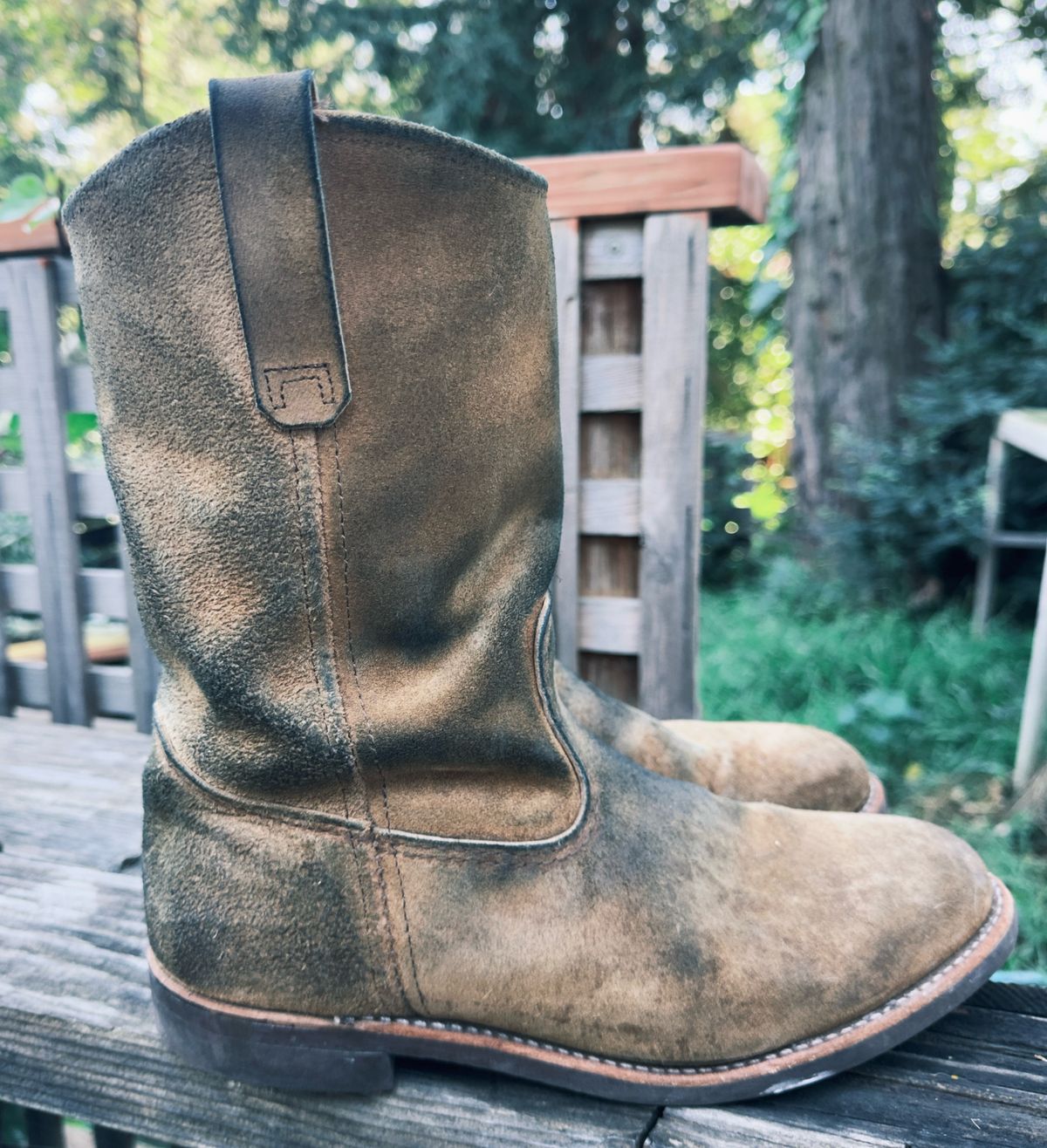 Photo by amaru_and_crow on April 2, 2026 of the Red Wing Pecos in S.B. Foot Hawthorne Muleskinner.