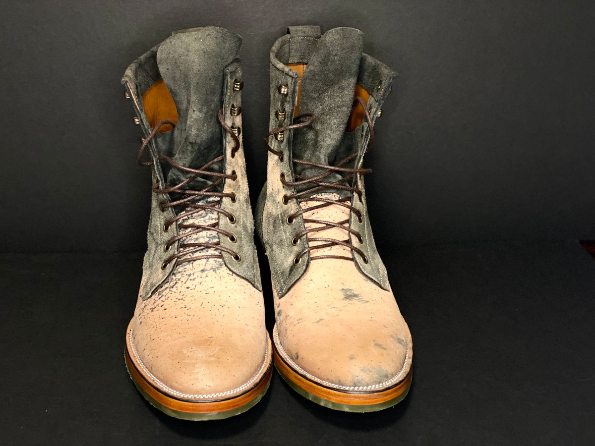 Photo by amaru_and_crow on November 1, 2023 of the Tahura Captoelari in Guidi Black Reverse Horsebutt.