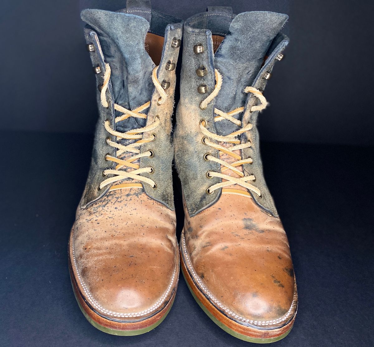 Photo by amaru_and_crow on December 3, 2023 of the Tahura Captoelari in Guidi Black Reverse Horsebutt.