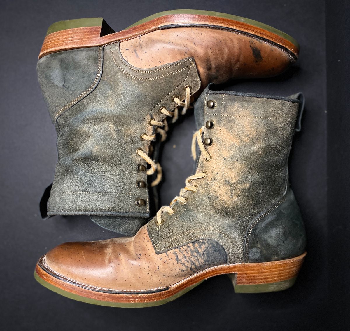 Photo by amaru_and_crow on December 3, 2023 of the Tahura Captoelari in Guidi Black Reverse Horsebutt.