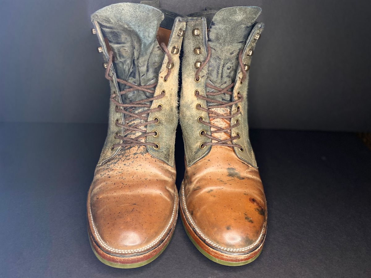 Photo by amaru_and_crow on January 2, 2024 of the Tahura Captoelari in Guidi Black Reverse Horsebutt.
