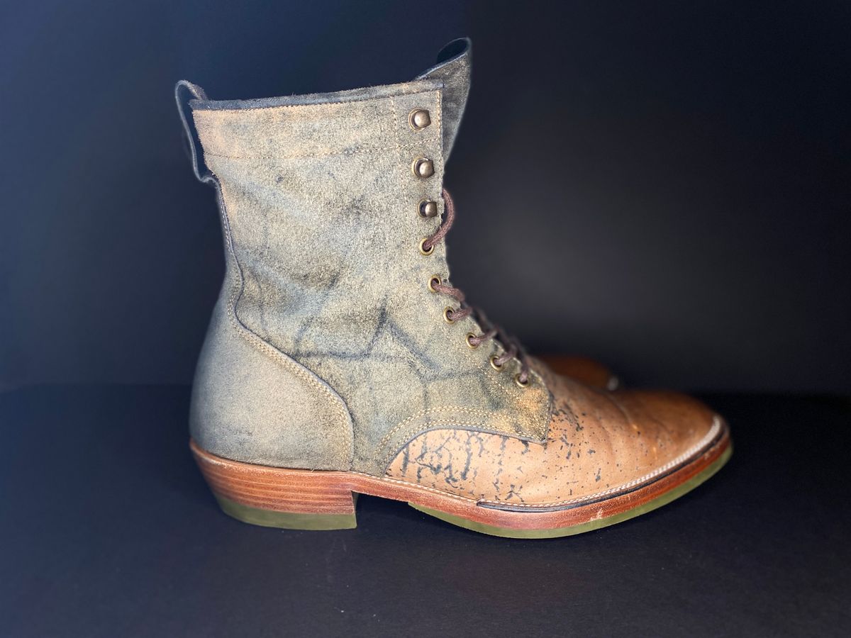 Photo by amaru_and_crow on January 2, 2024 of the Tahura Captoelari in Guidi Black Reverse Horsebutt.