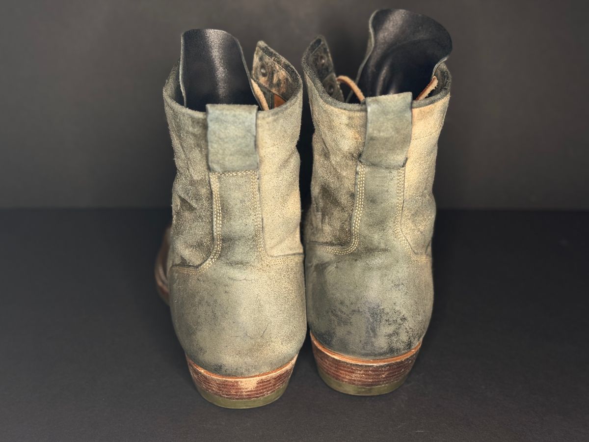 Photo by amaru_and_crow on March 5, 2024 of the Tahura Captoelari in Guidi Black Reverse Horsebutt.