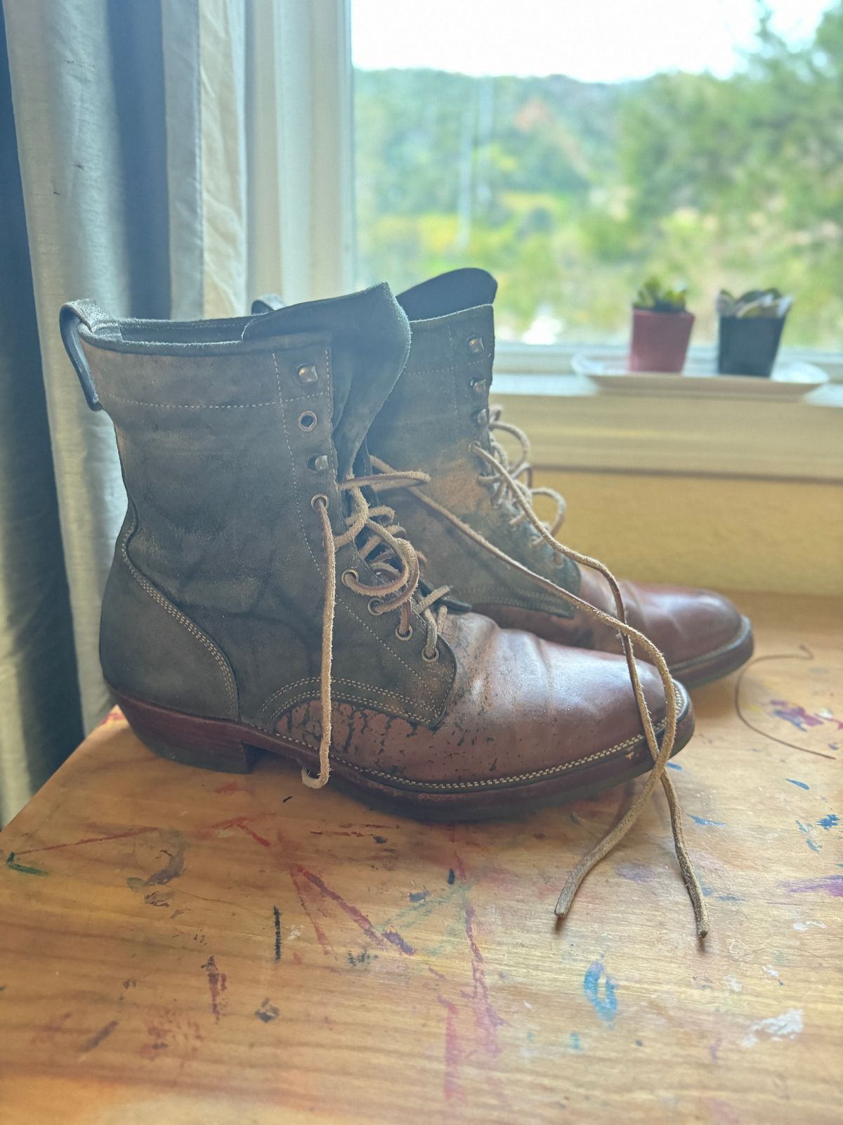 Photo by amaru_and_crow on March 6, 2024 of the Tahura Captoelari in Guidi Black Reverse Horsebutt.