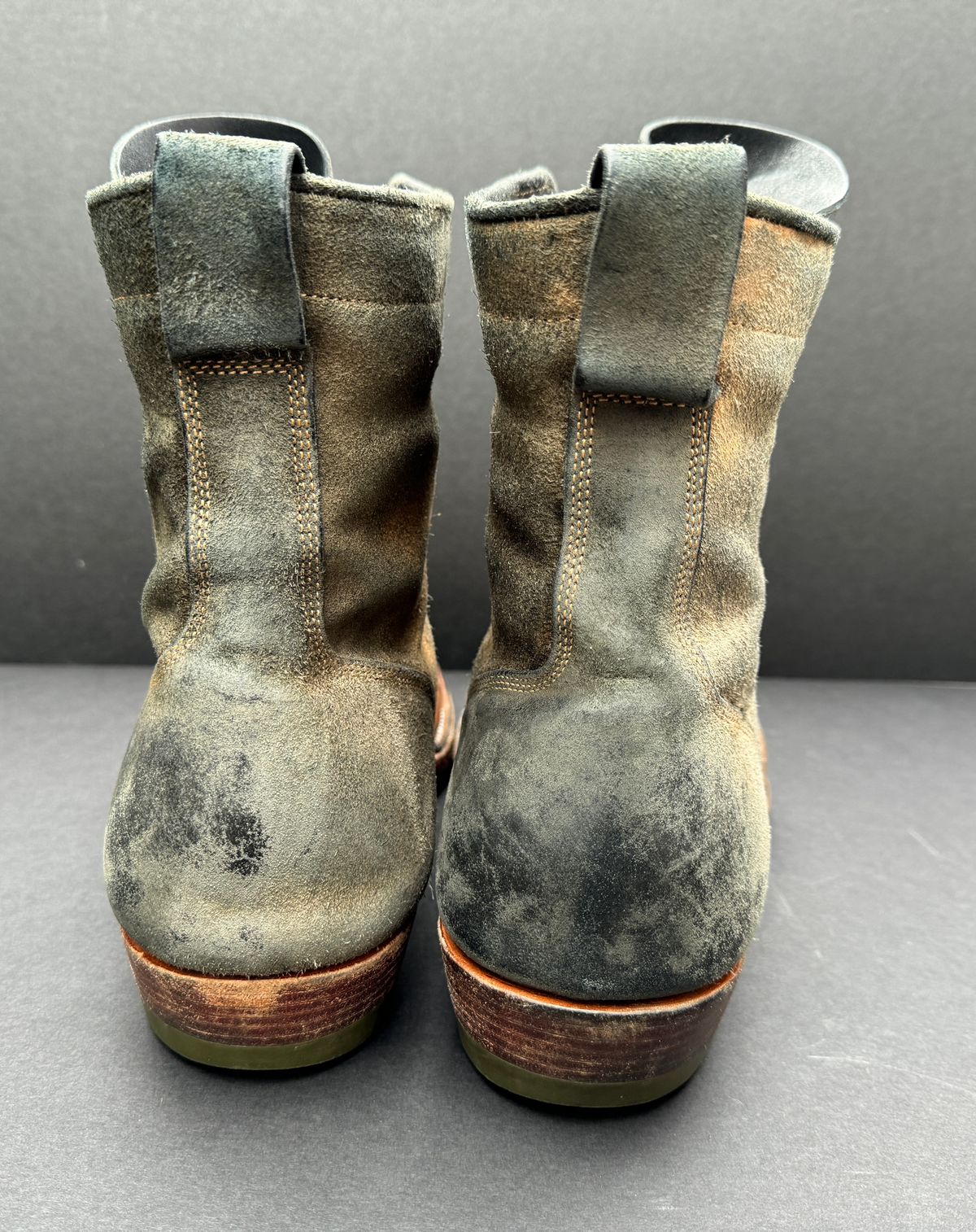 Photo by amaru_and_crow on April 3, 2024 of the Tahura Captoelari in Guidi Black Reverse Horsebutt.